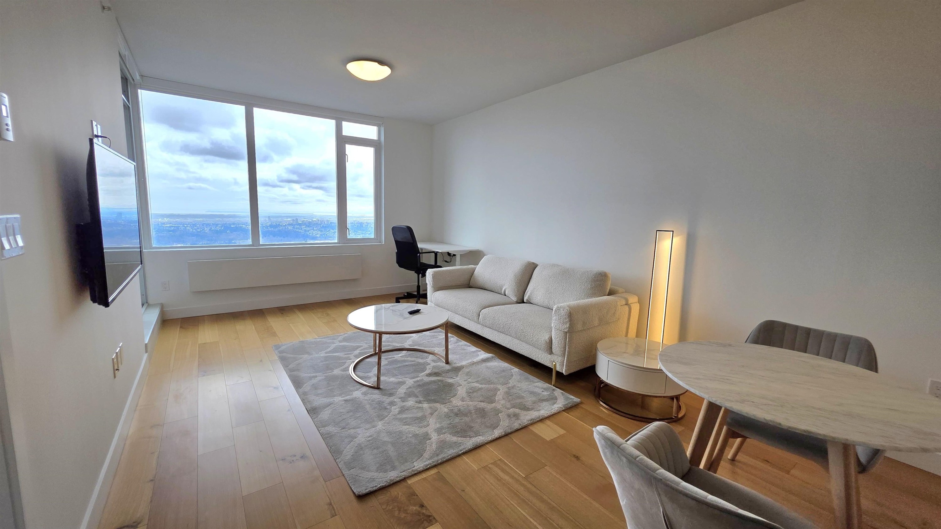 1505-9393 Tower Road, Burnaby, BC