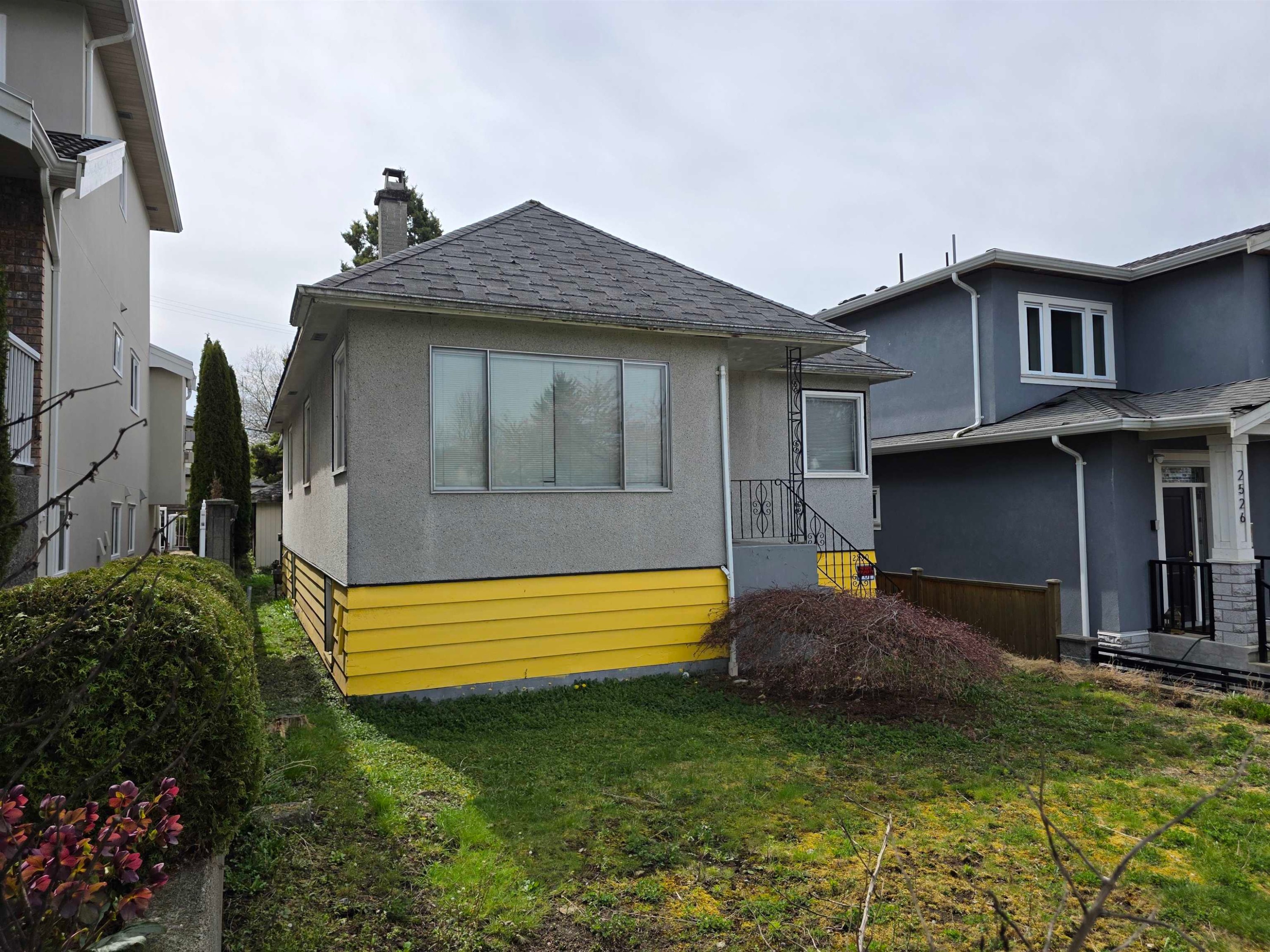 2530 7Th Avenue, Vancouver, BC