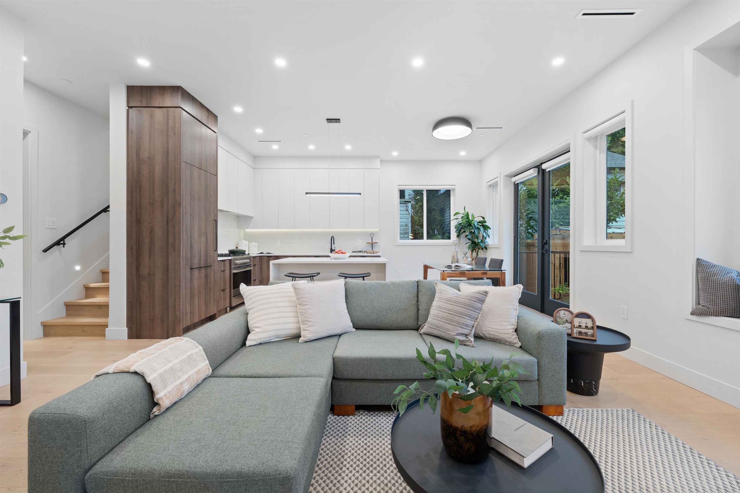 919 10Th Avenue E, Vancouver, BC
