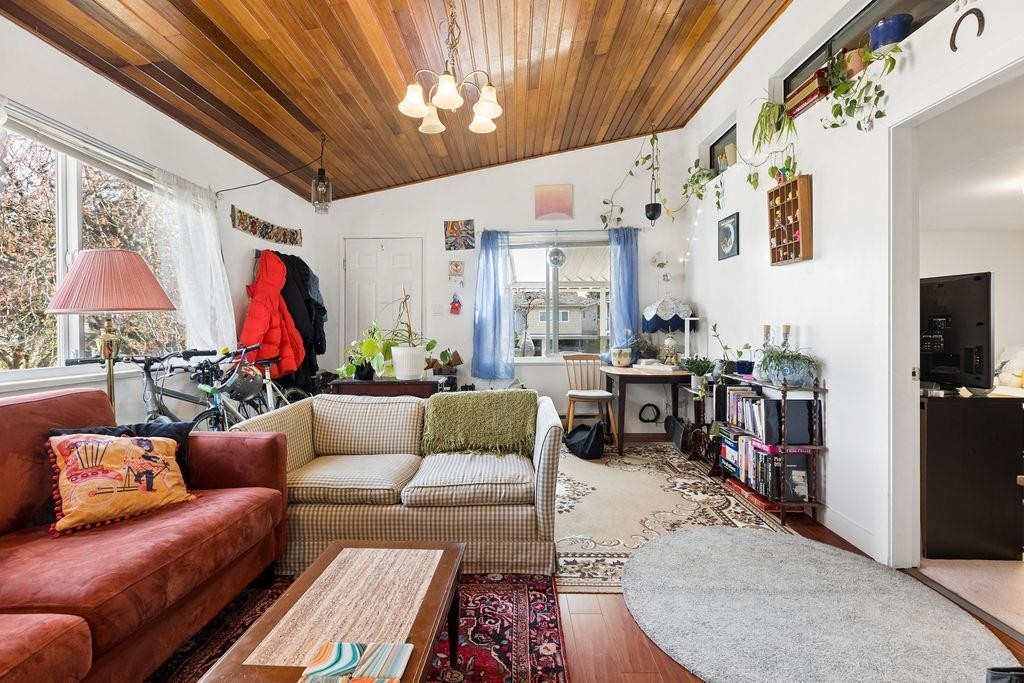 3708 Dumfries Street, Vancouver, BC