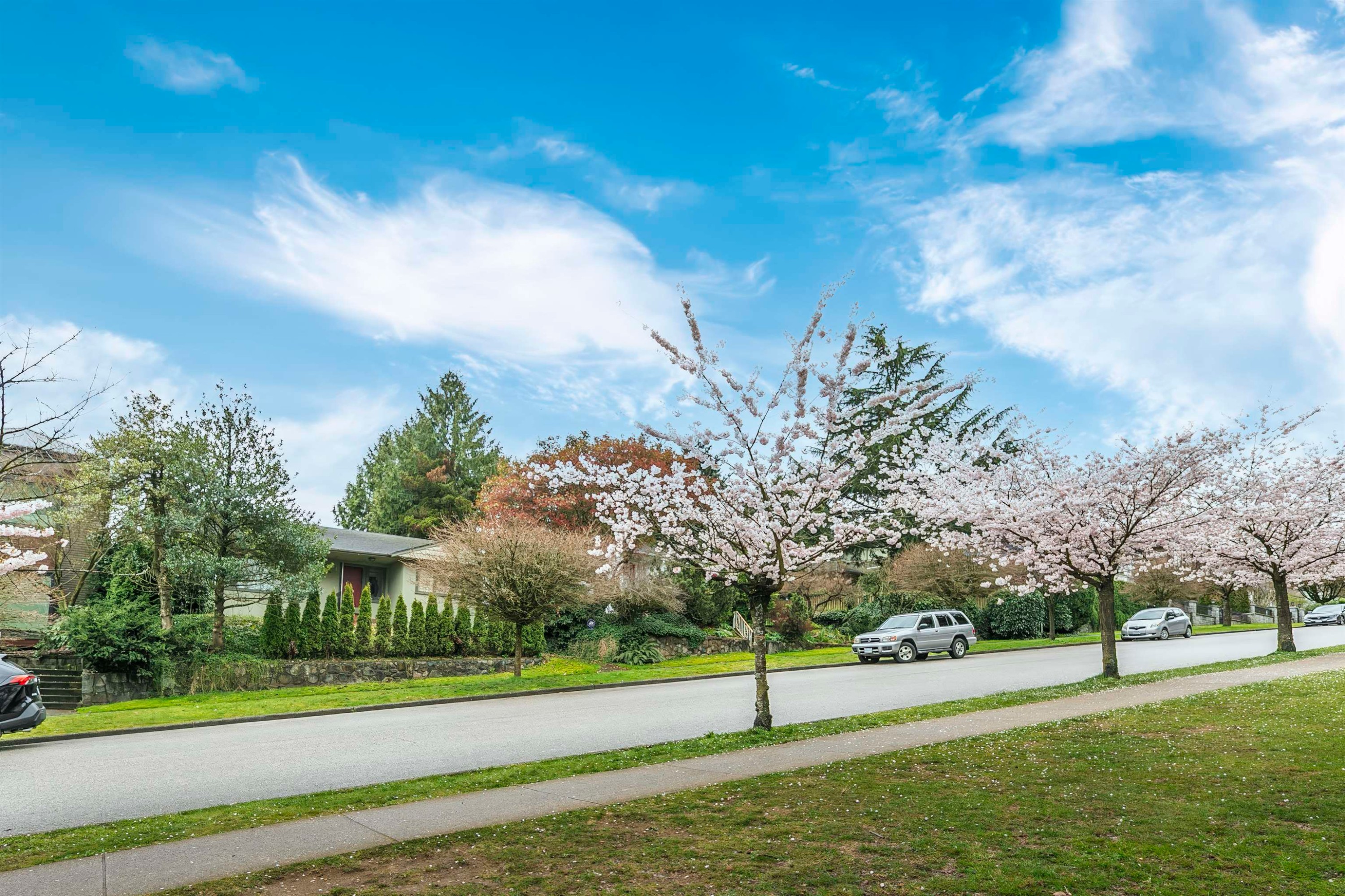 14 37Th Avenue W, Vancouver, BC