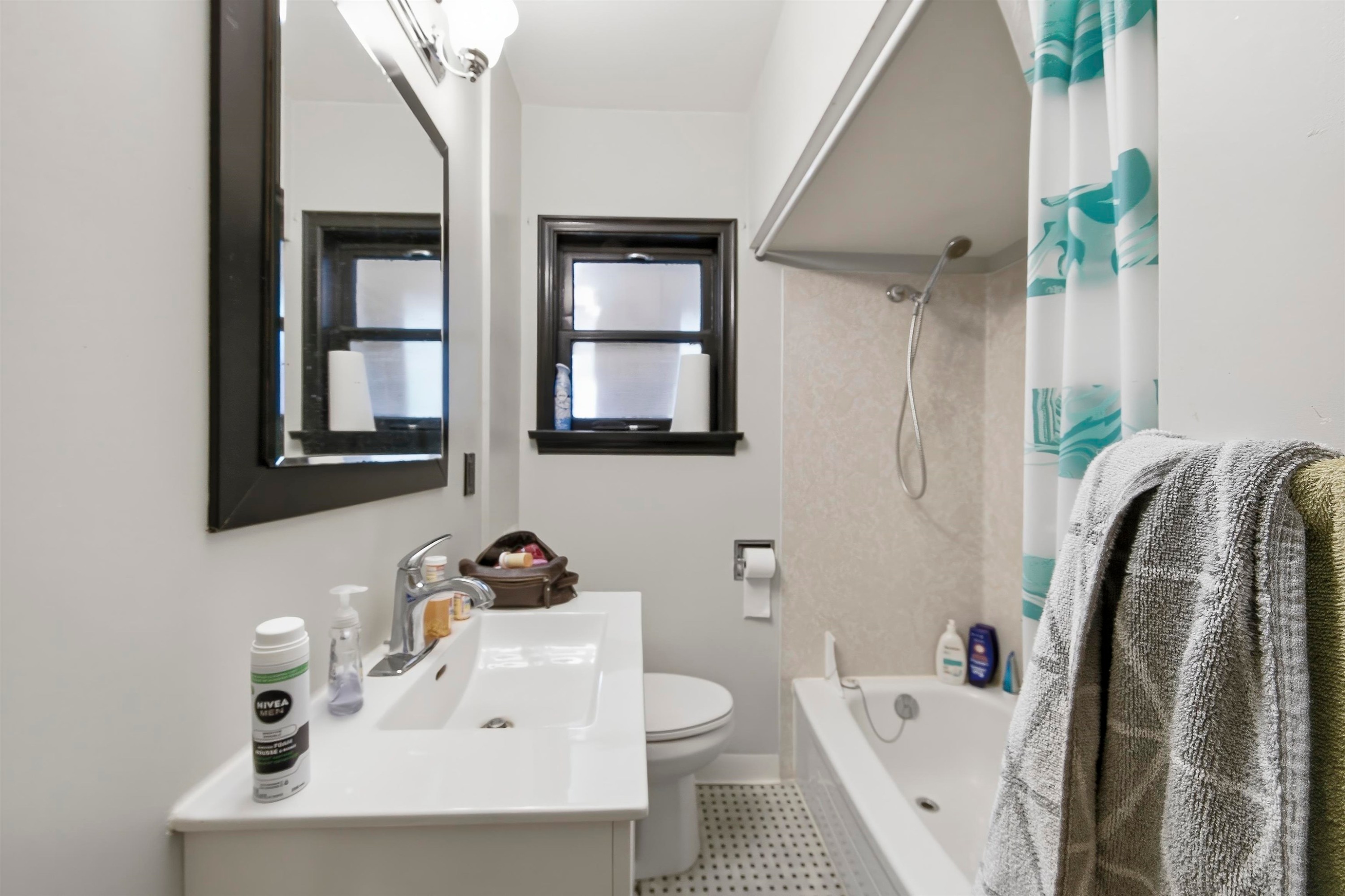 14 37Th Avenue W, Vancouver, BC