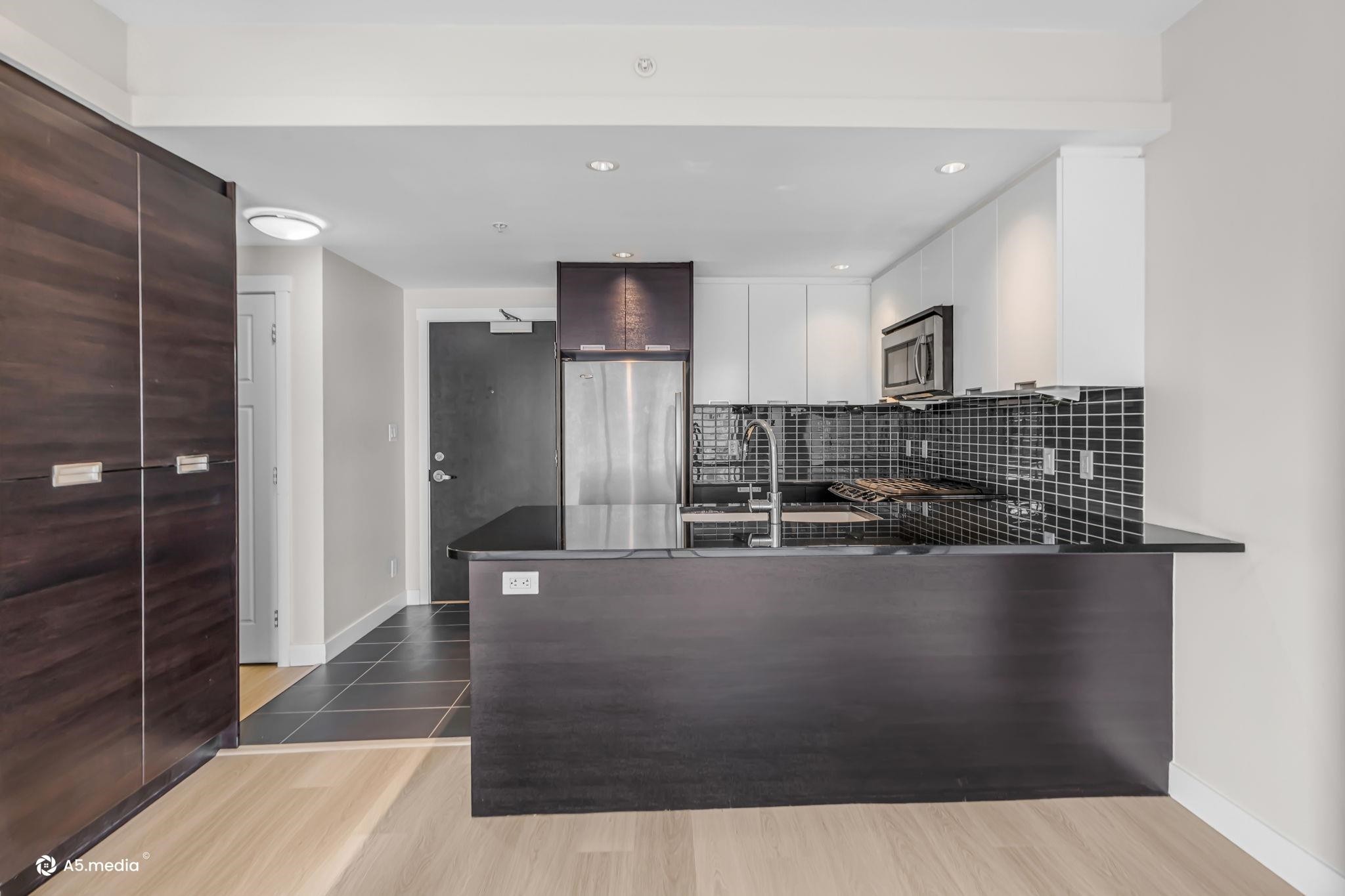706-2968 Glen Drive, Coquitlam, BC
