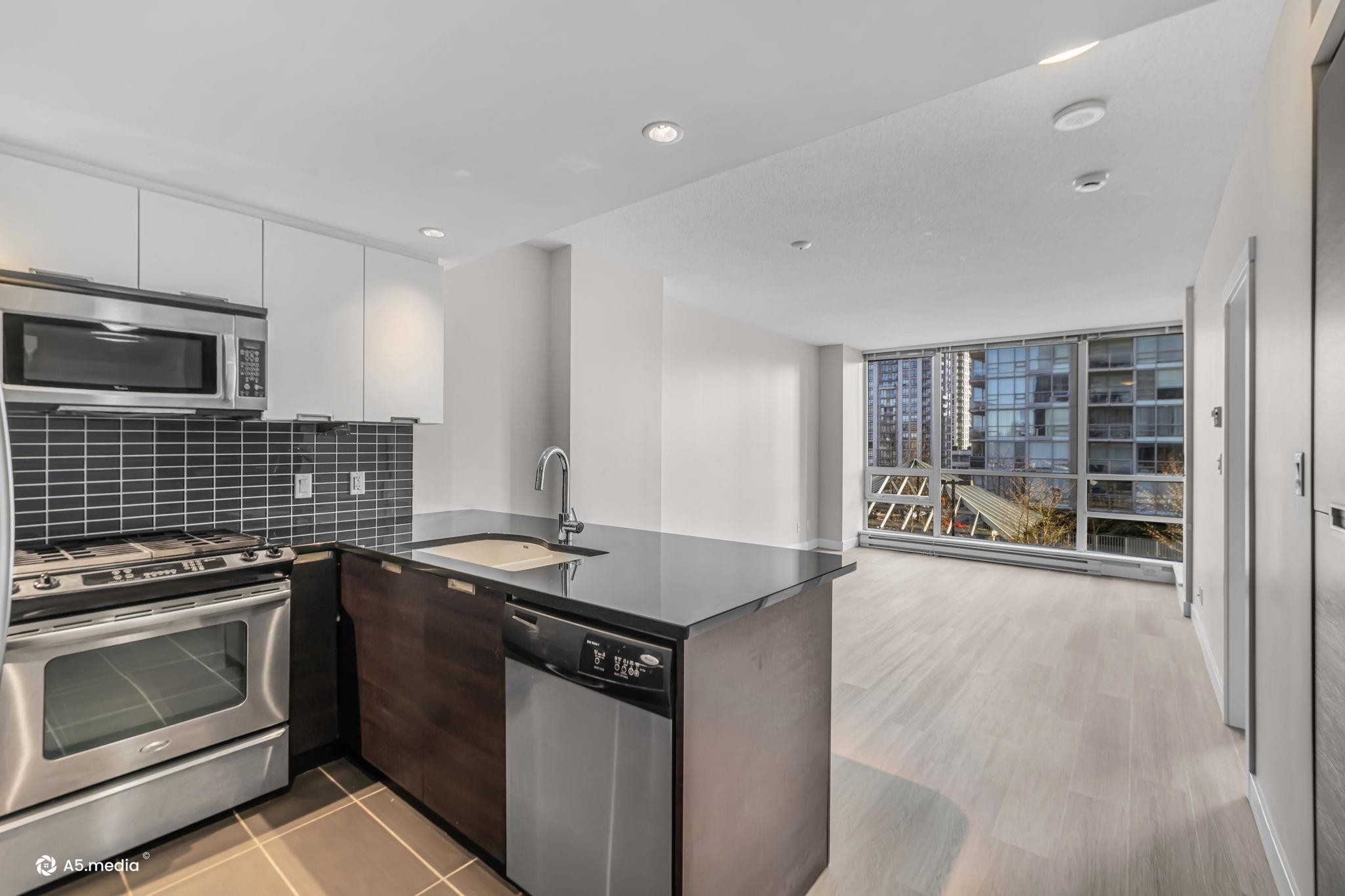 706-2968 Glen Drive, Coquitlam, BC