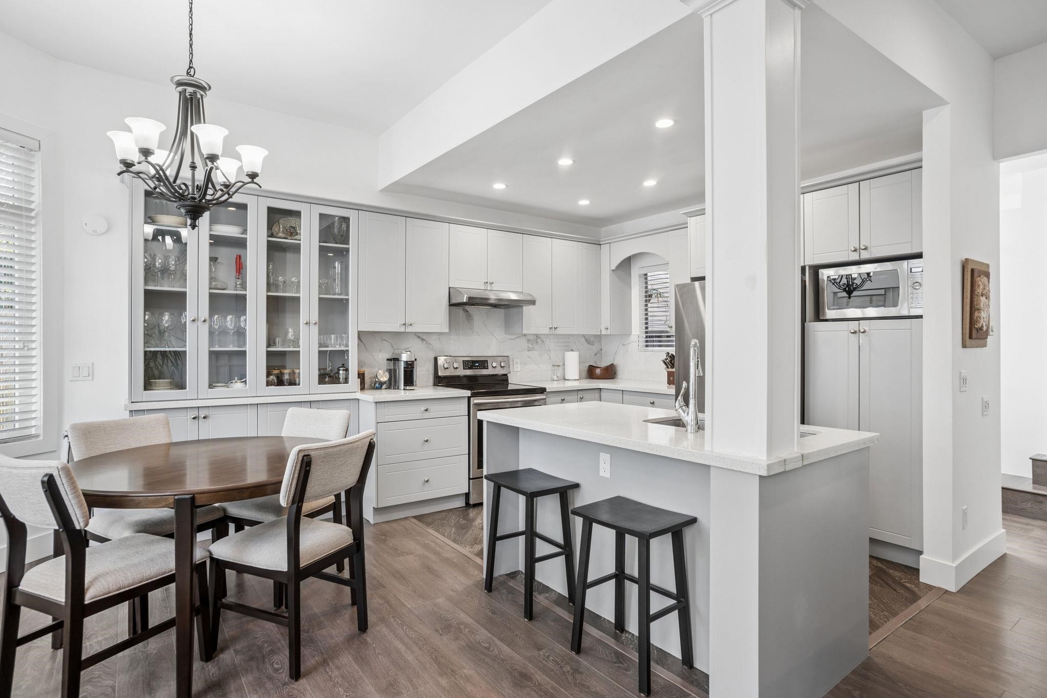 3537 5Th Avenue W, Vancouver, BC