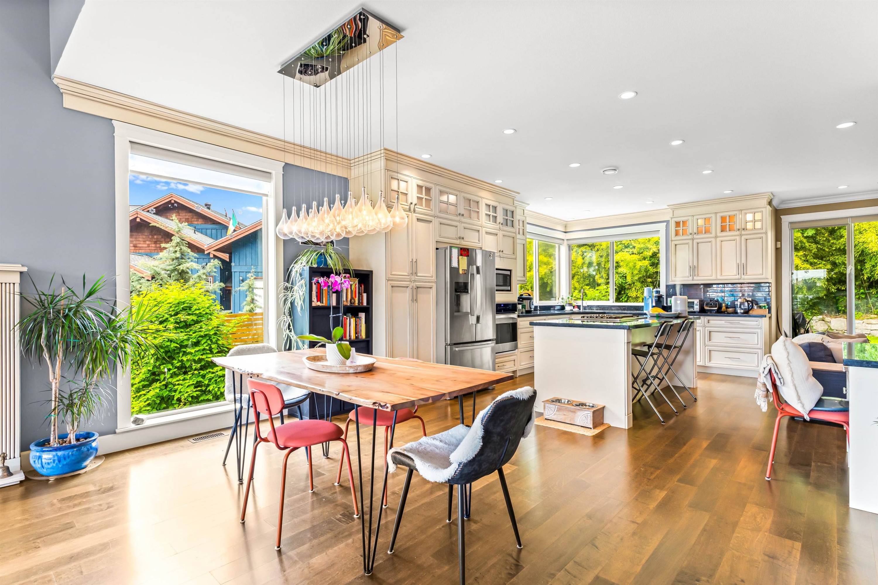 915 Thistle Place, Britannia Beach, BC