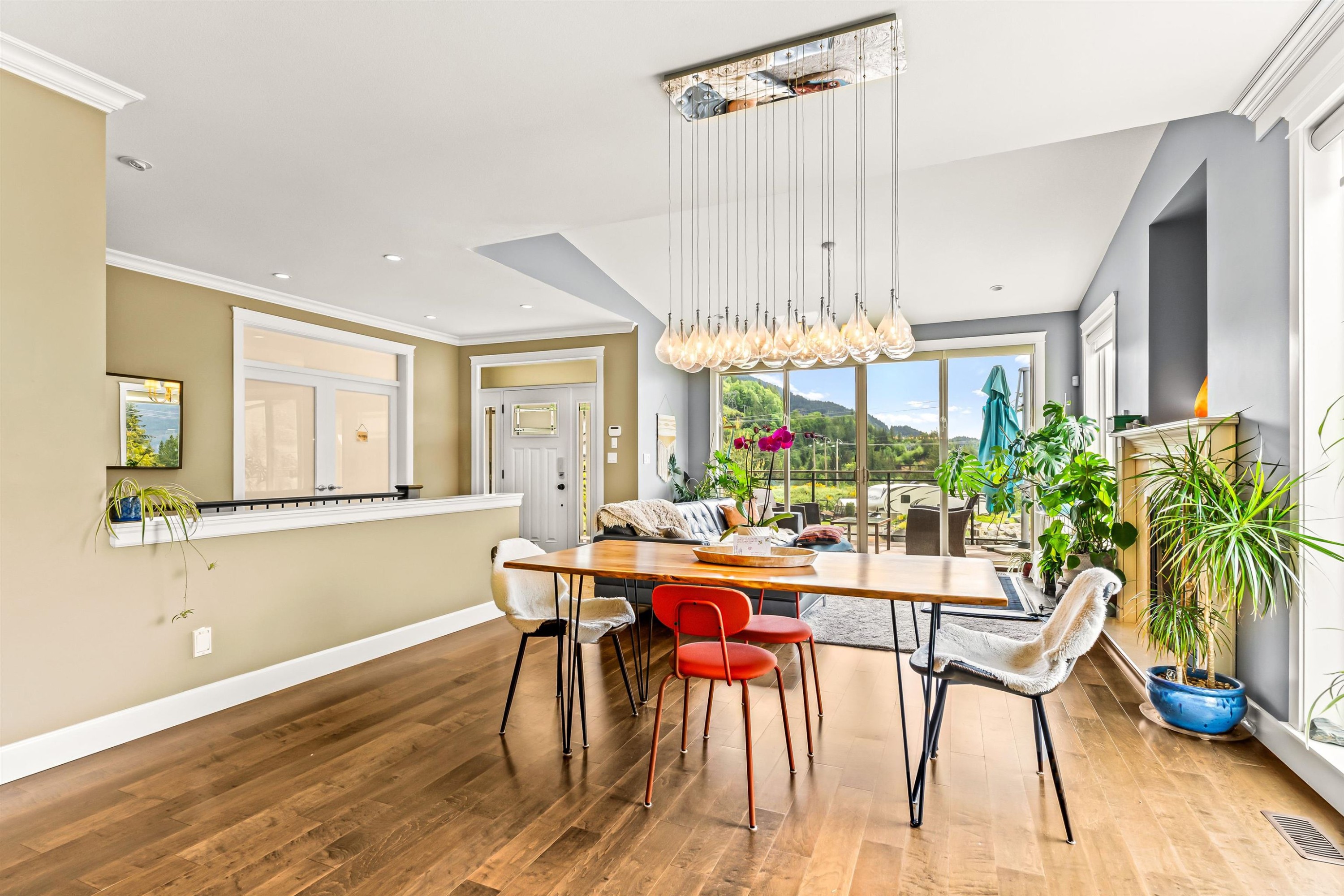 915 Thistle Place, Britannia Beach, BC