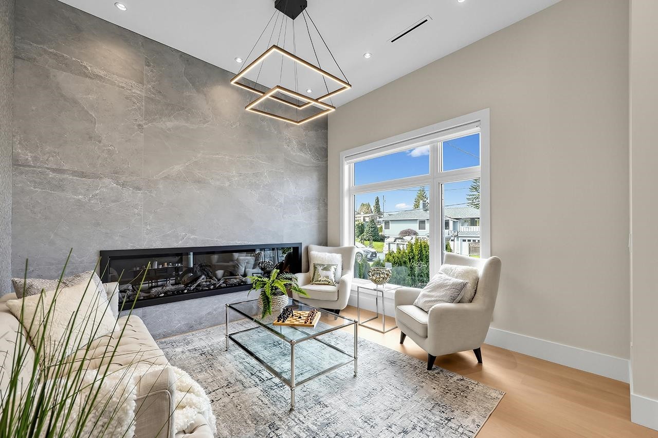 821 Prospect Street, Coquitlam, BC