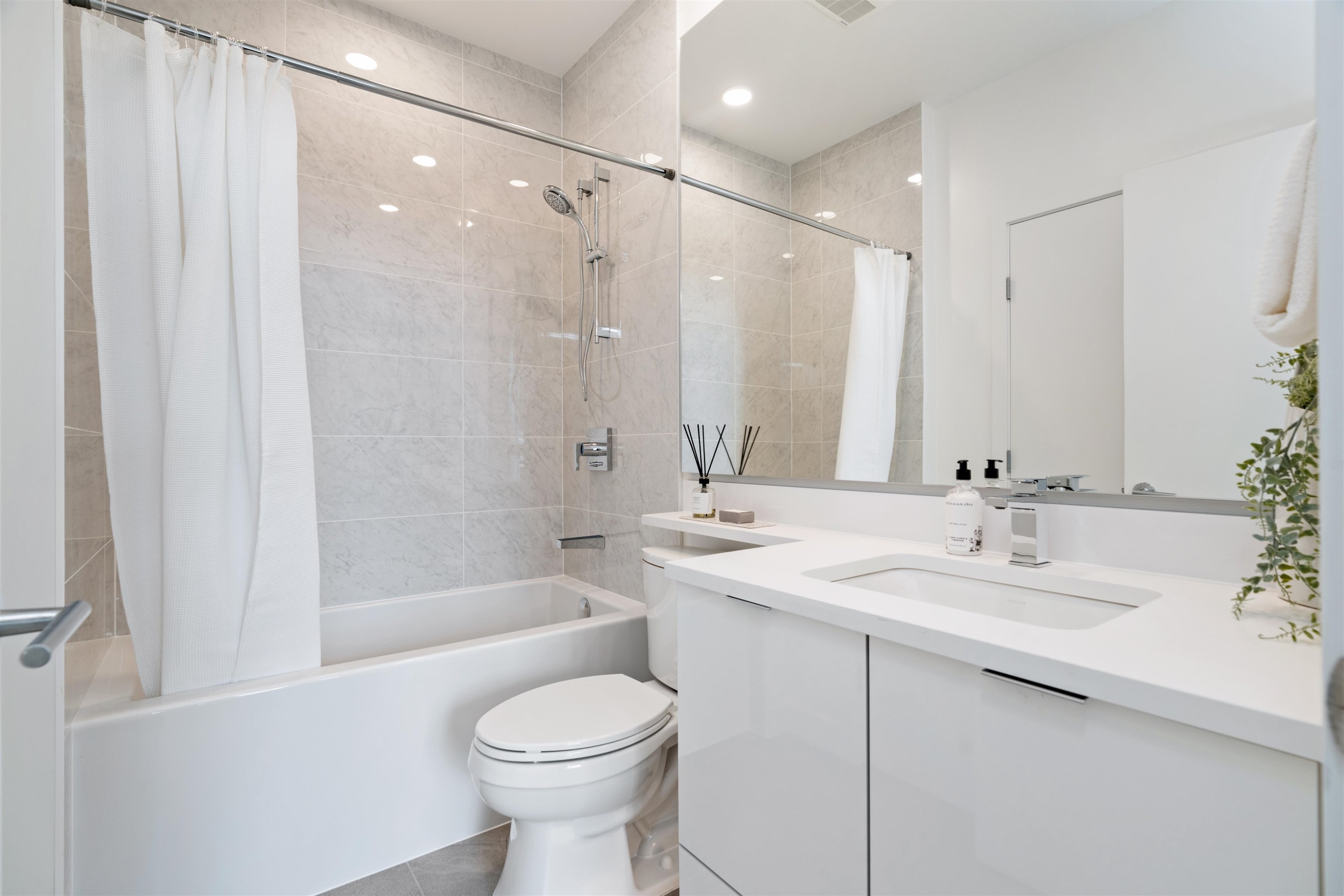 2407-555 Sydney Avenue, Coquitlam, BC