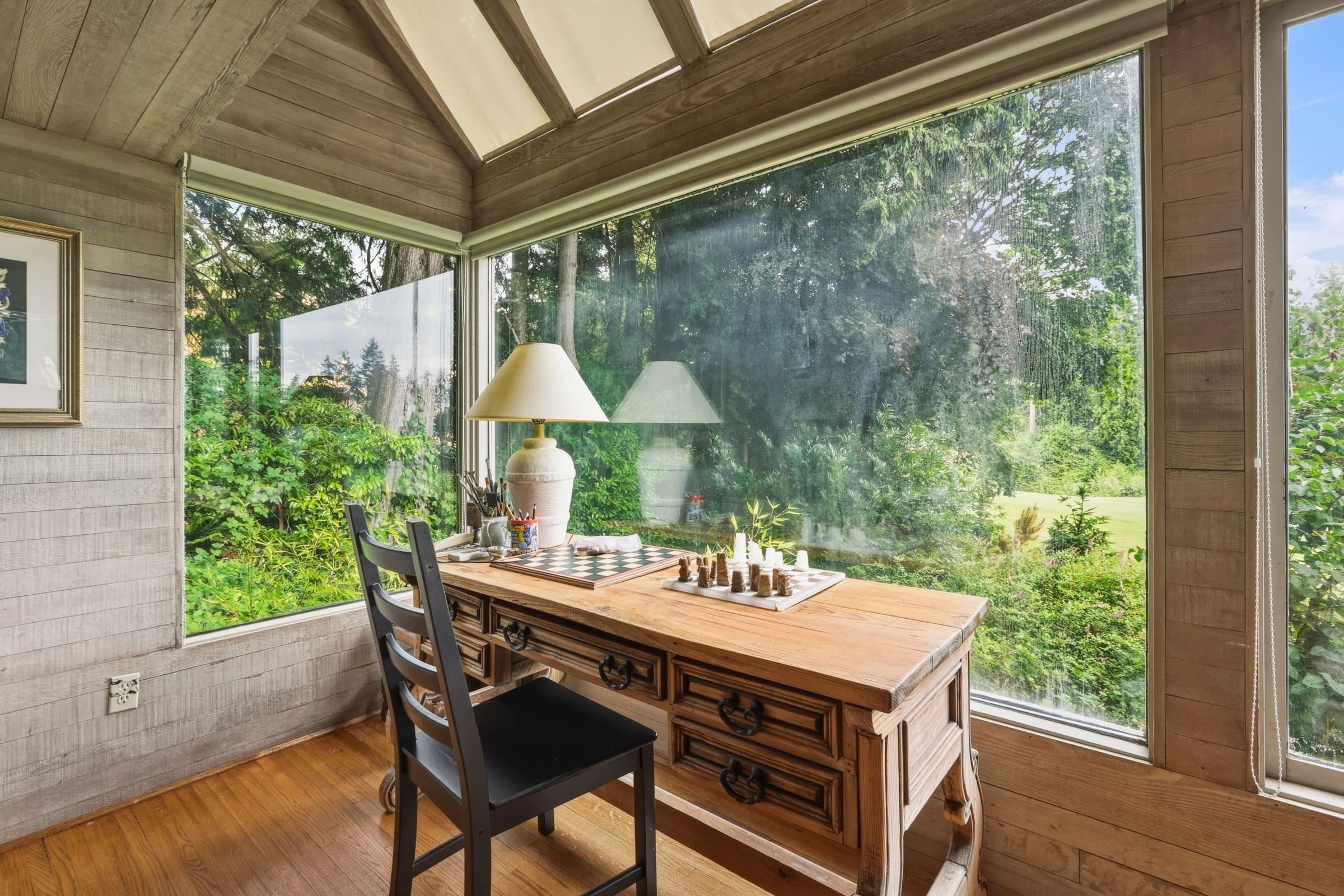 460 Southborough Drive, West Vancouver, BC - With Exterior