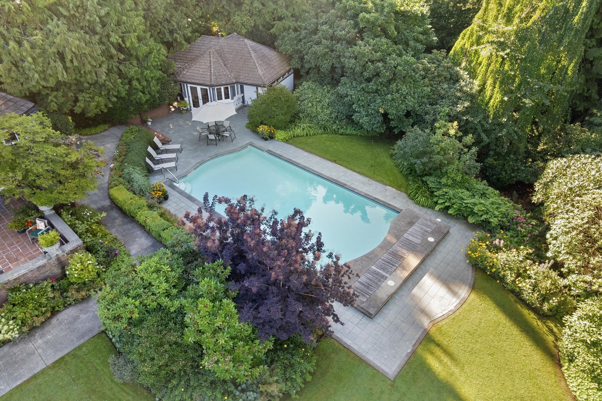 2206 Marine Drive Sw, Vancouver, BC
