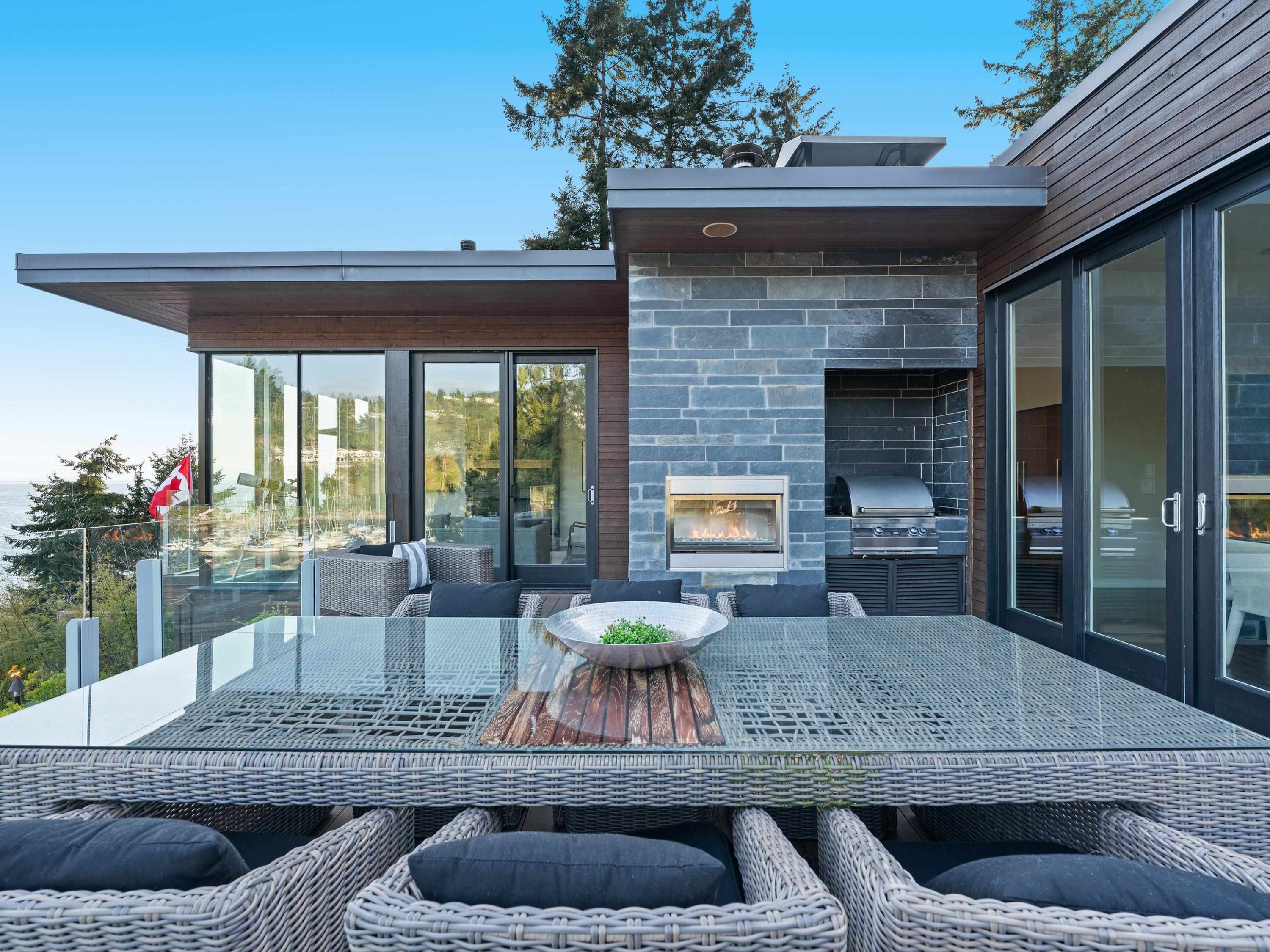 5810 Eagle Island, West Vancouver, BC