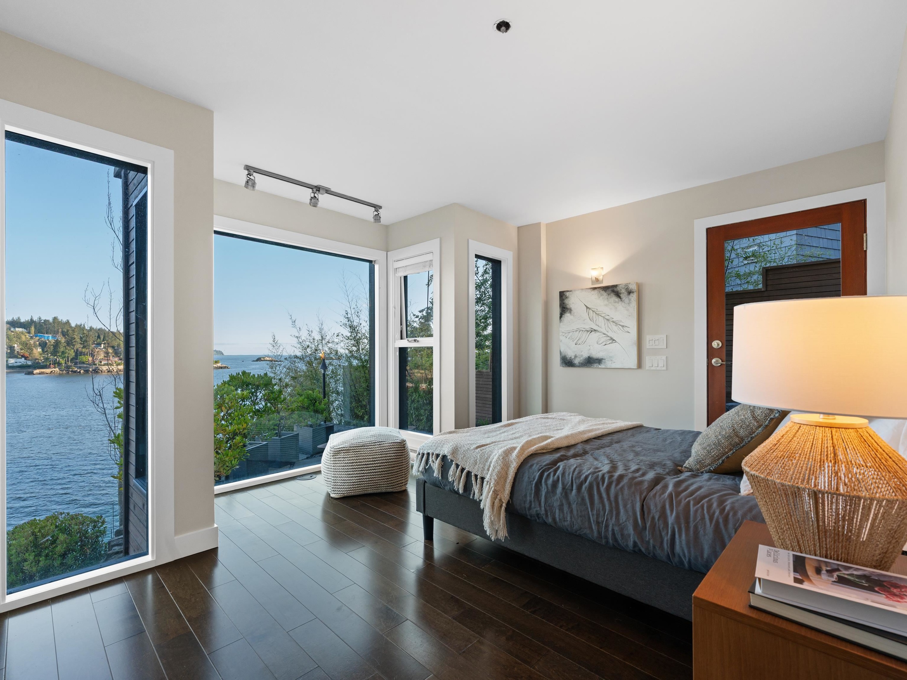 5810 Eagle Island, West Vancouver, BC