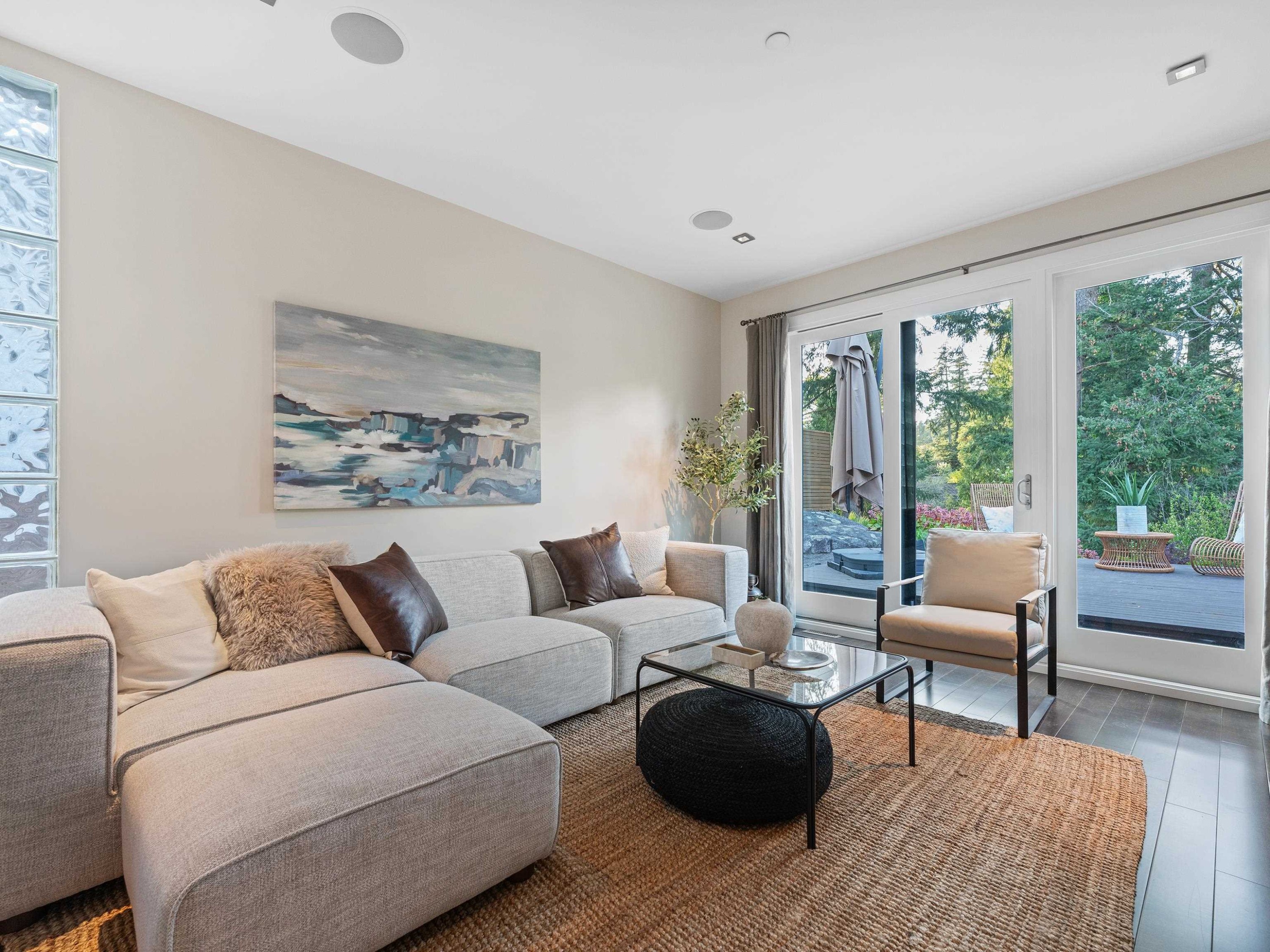 5810 Eagle Island, West Vancouver, BC