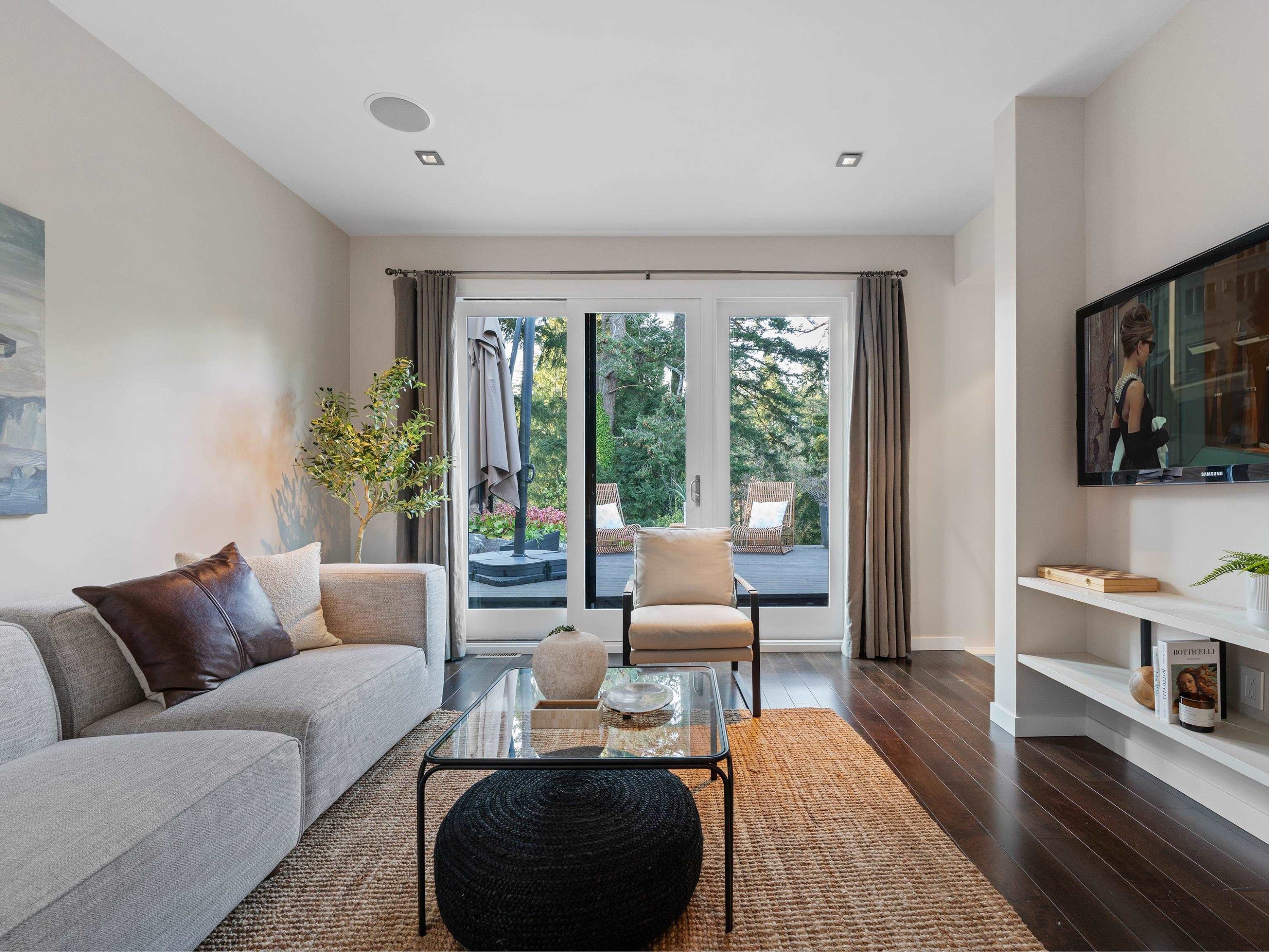 5810 Eagle Island, West Vancouver, BC