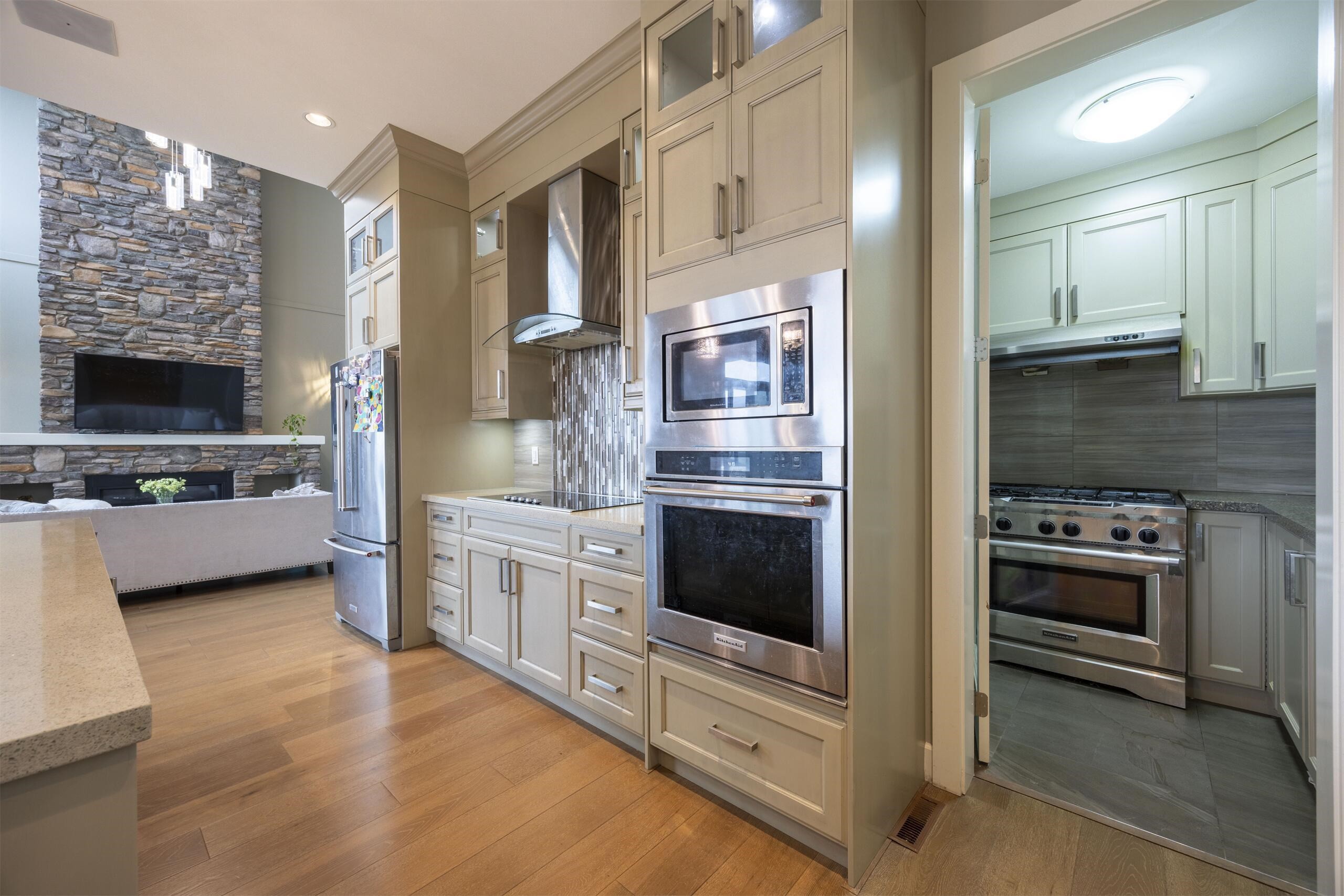 1407 Strawline Hill Street, Coquitlam, BC