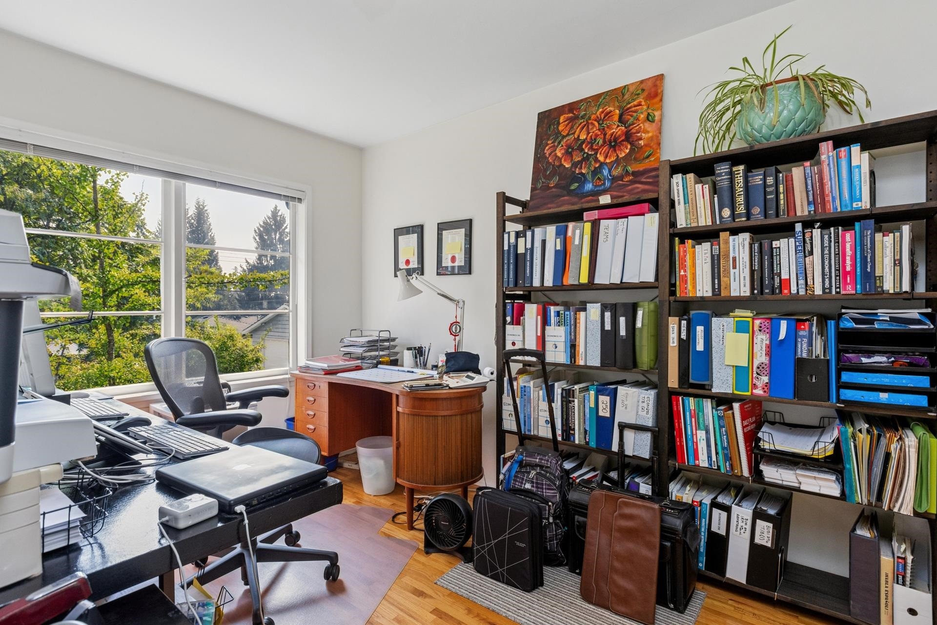 415 26Th Street W, North Vancouver, BC