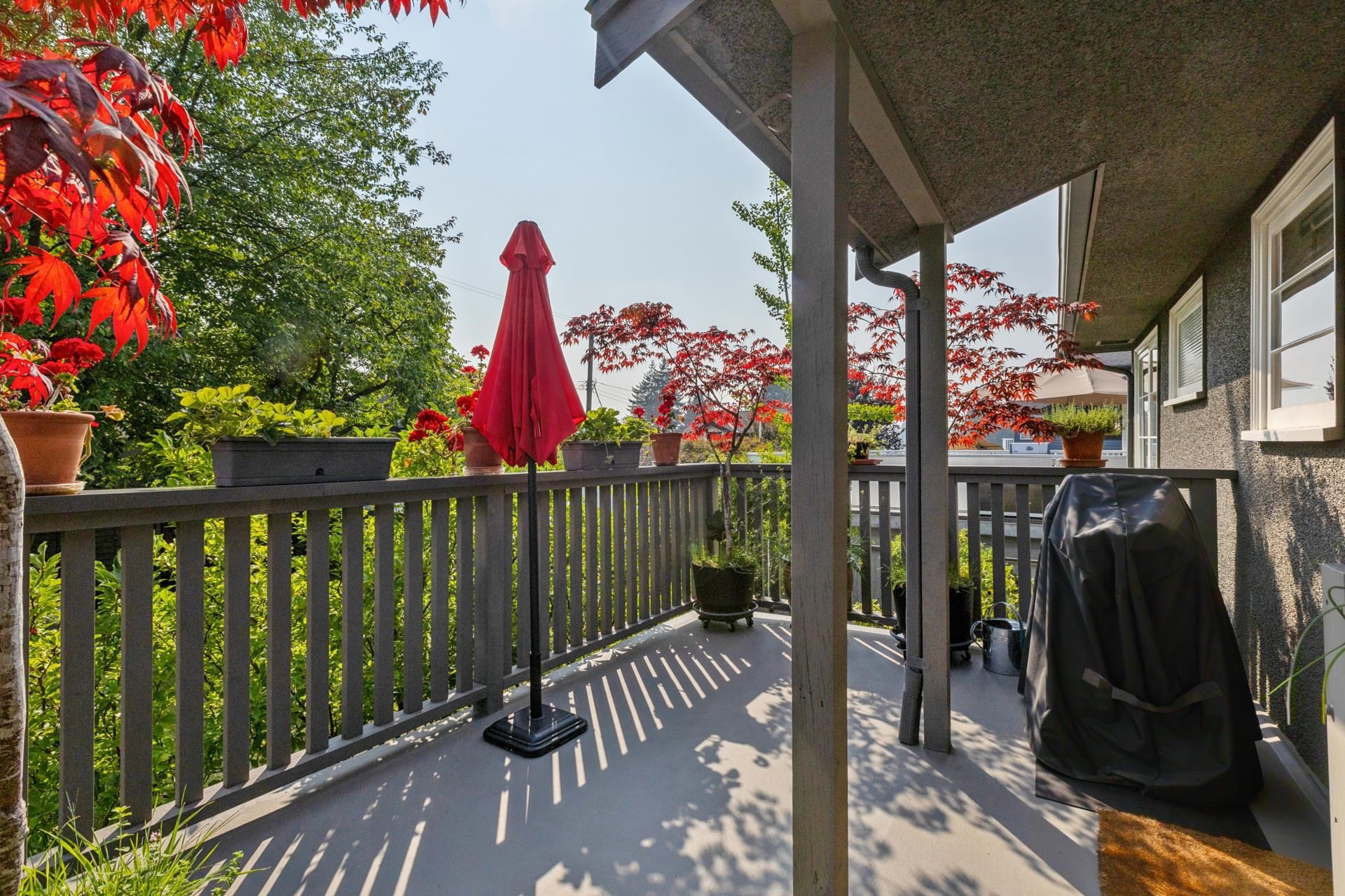 415 26Th Street W, North Vancouver, BC