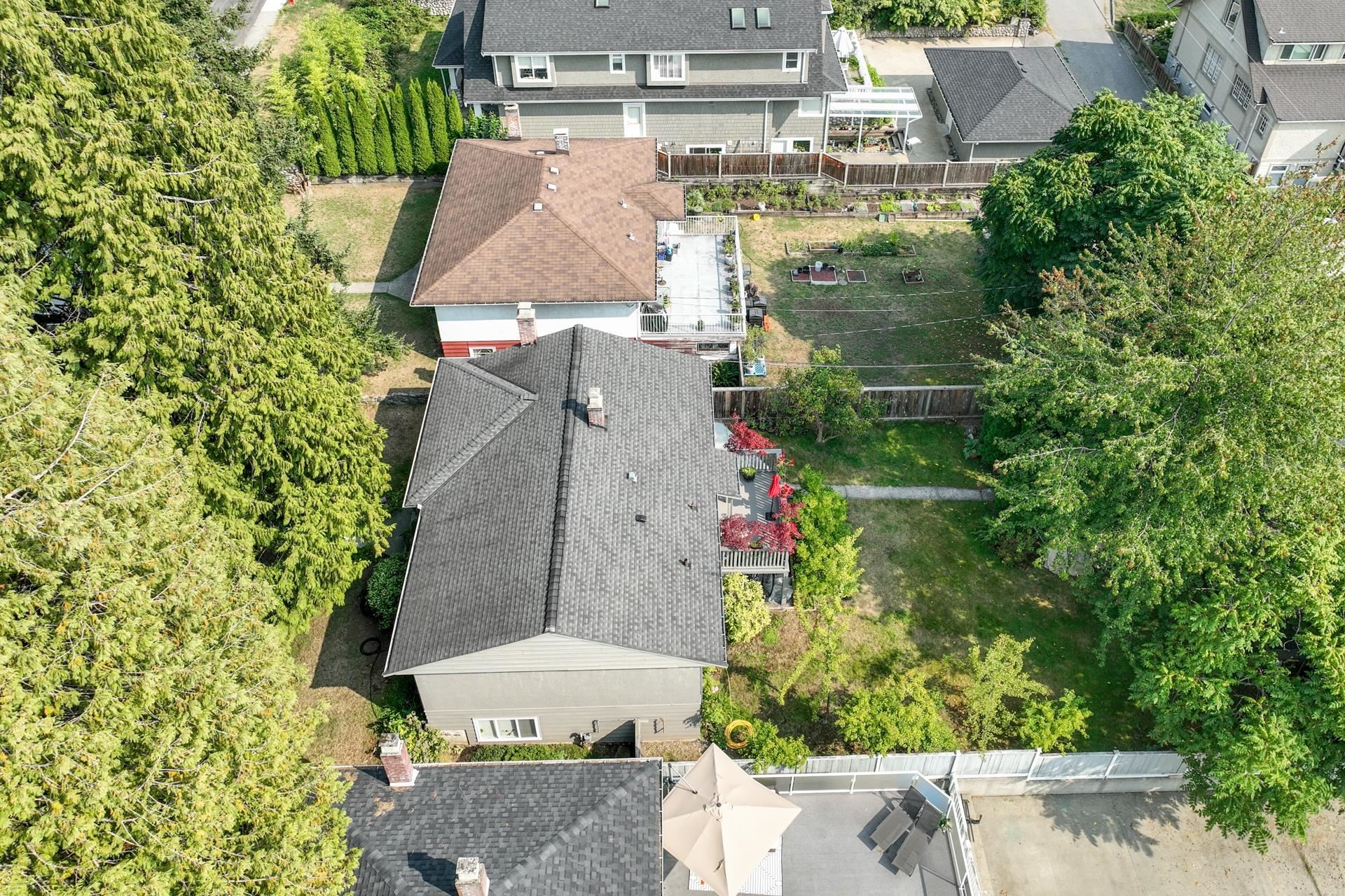 415 26Th Street W, North Vancouver, BC