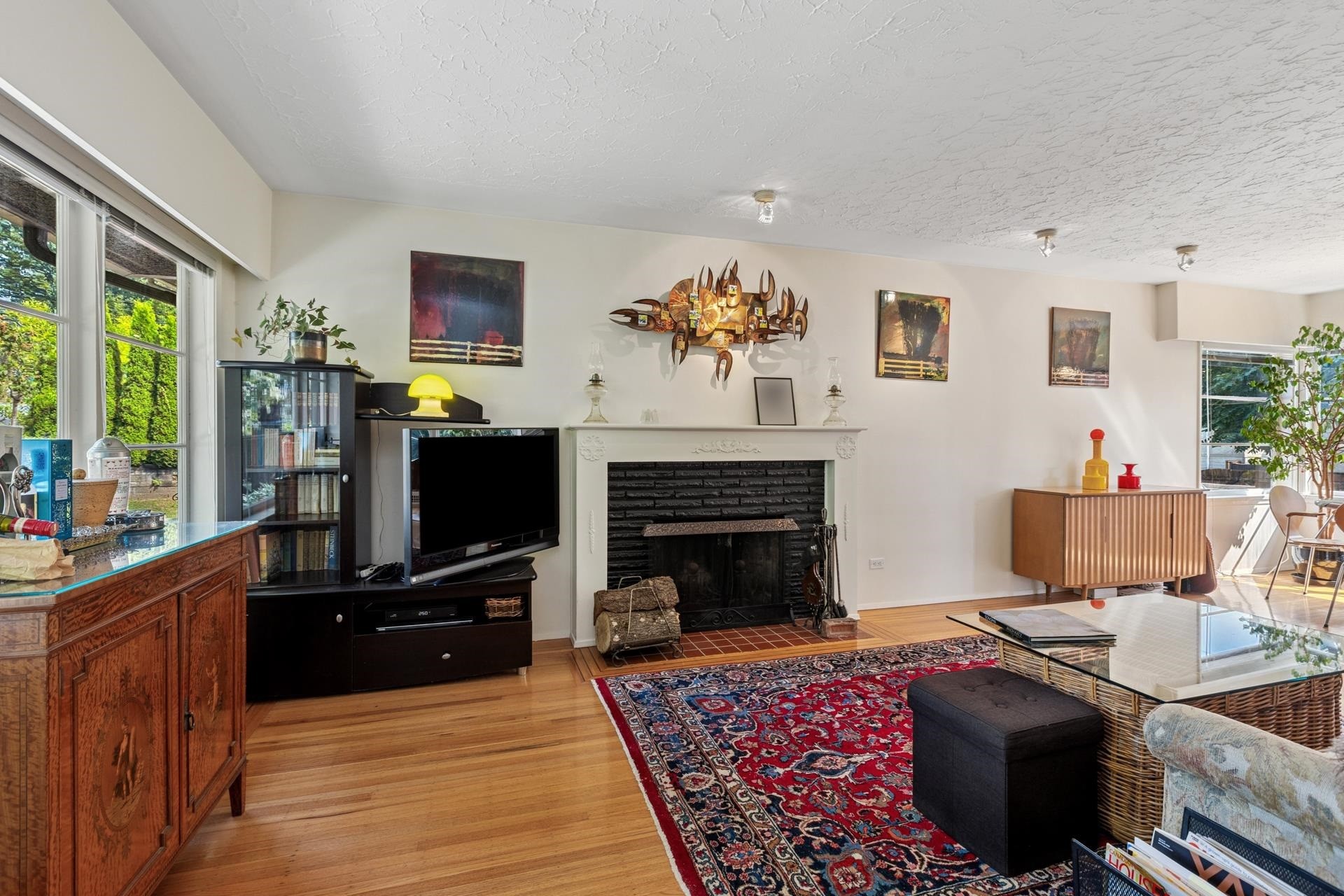 415 26Th Street W, North Vancouver, BC
