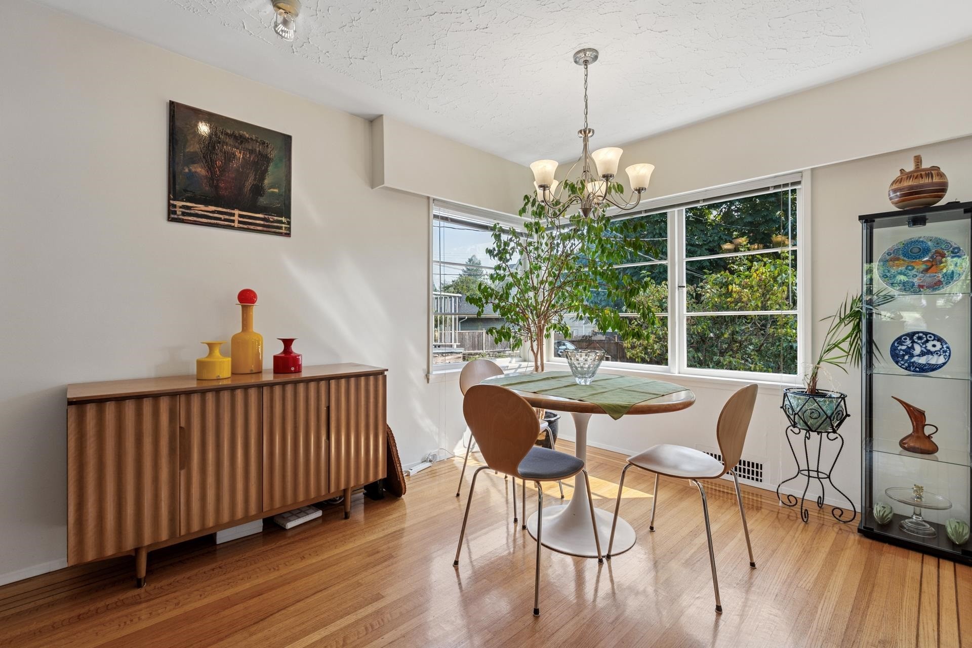 415 26Th Street W, North Vancouver, BC