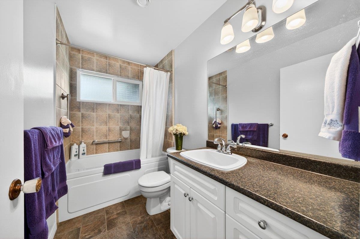 3833 Killarney Street, Port Coquitlam, BC