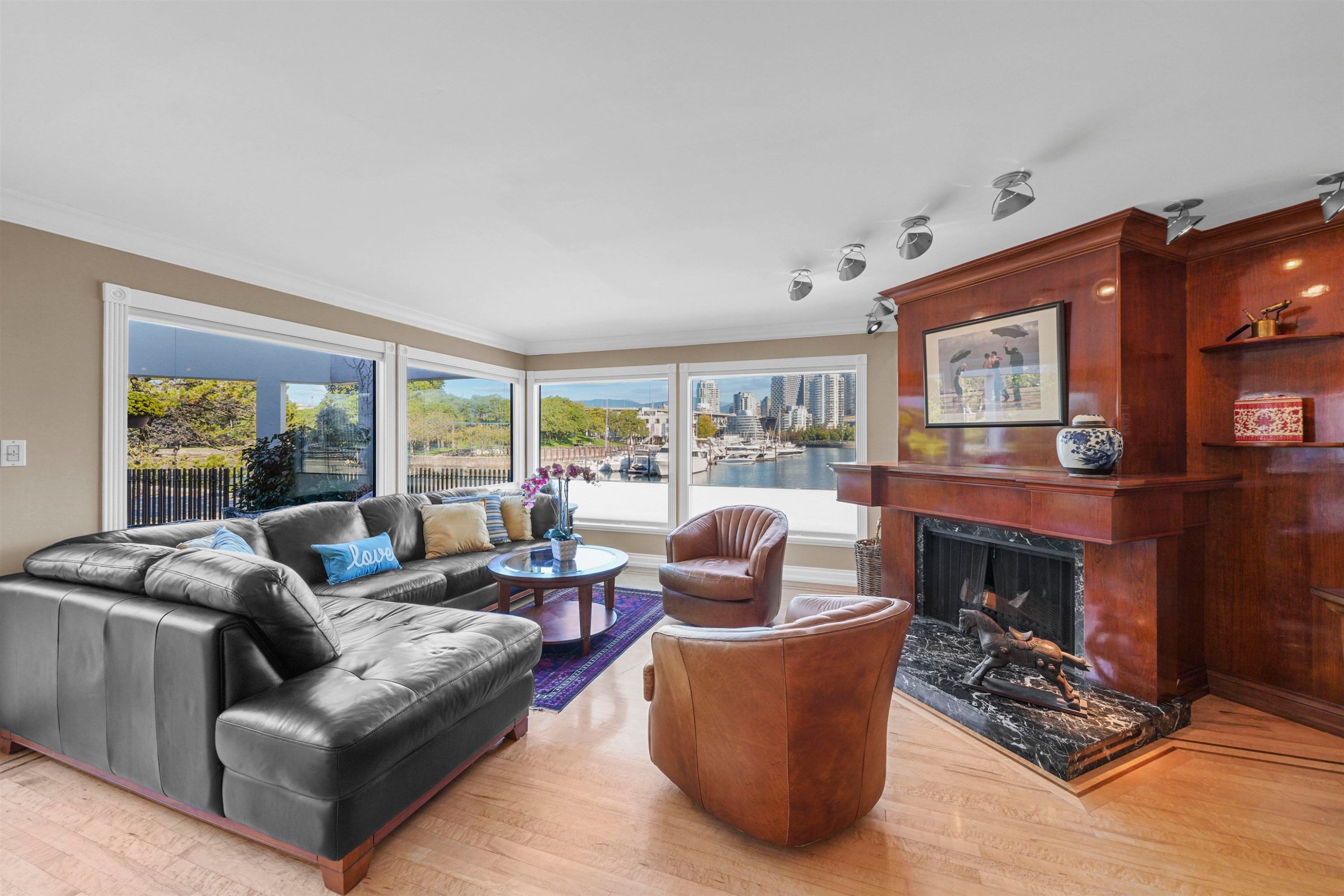 1130 Ironwork Passage, Vancouver, BC