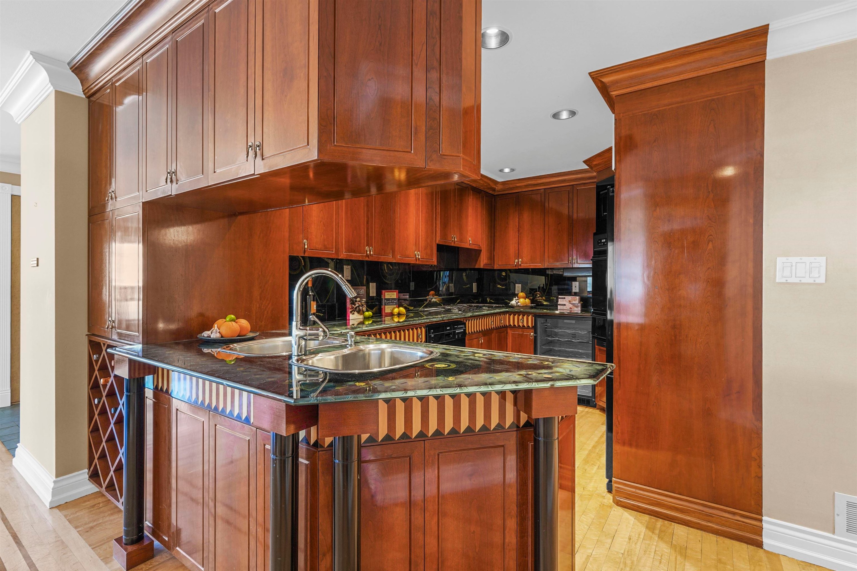 1130 Ironwork Passage, Vancouver, BC