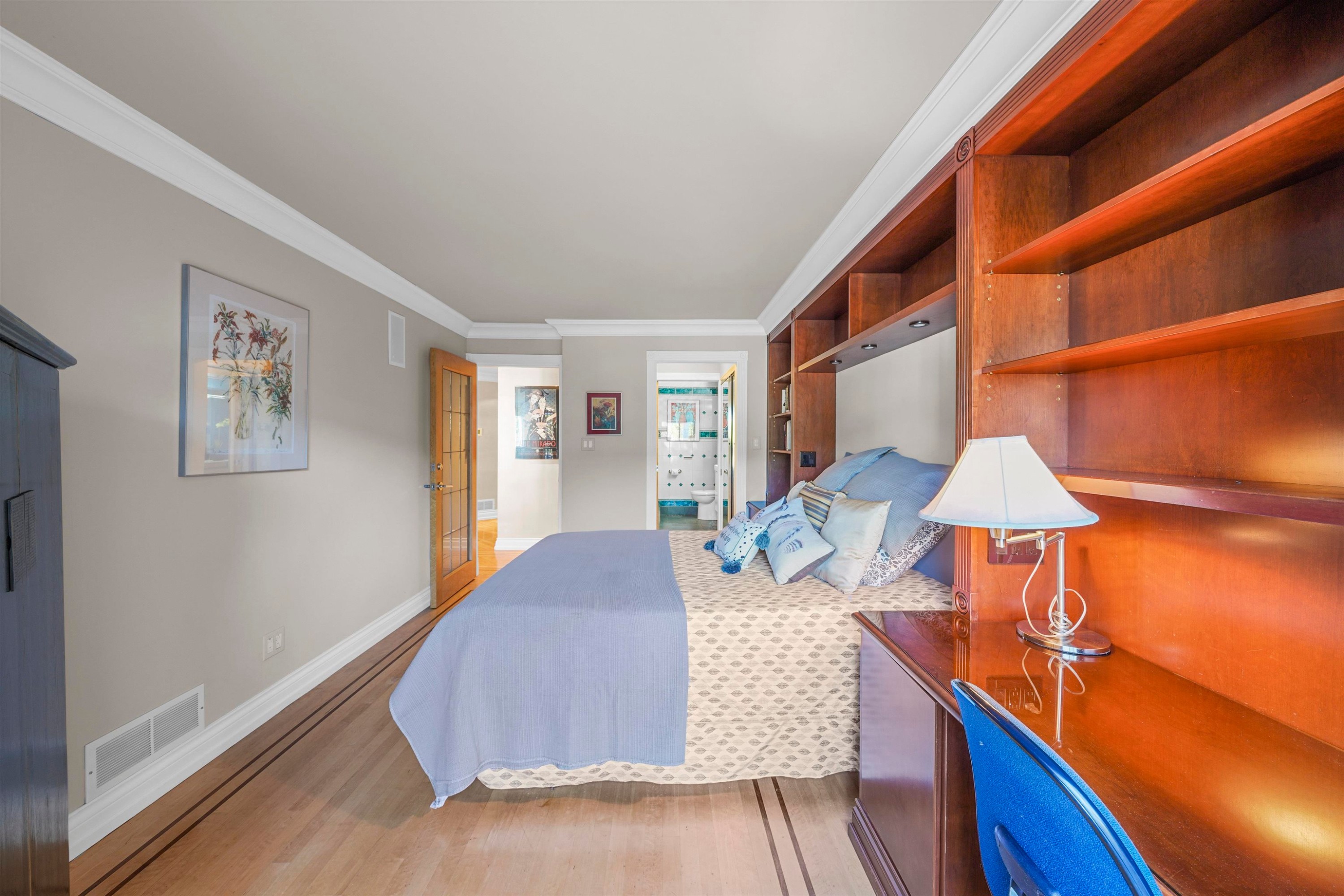 1130 Ironwork Passage, Vancouver, BC