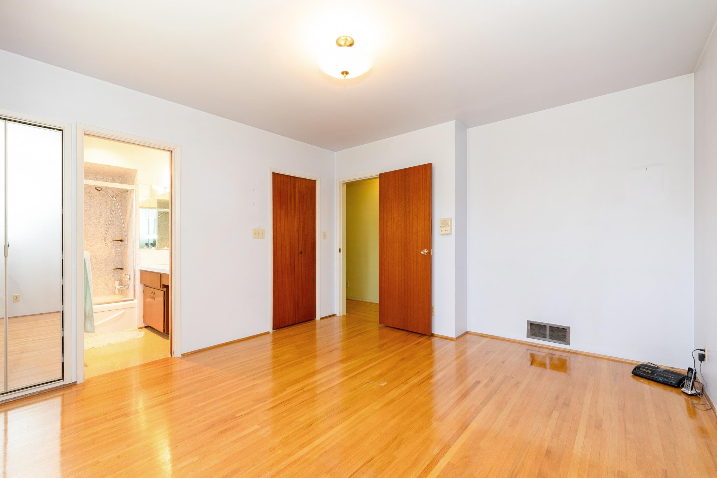 945 Lillian Street, Coquitlam, BC