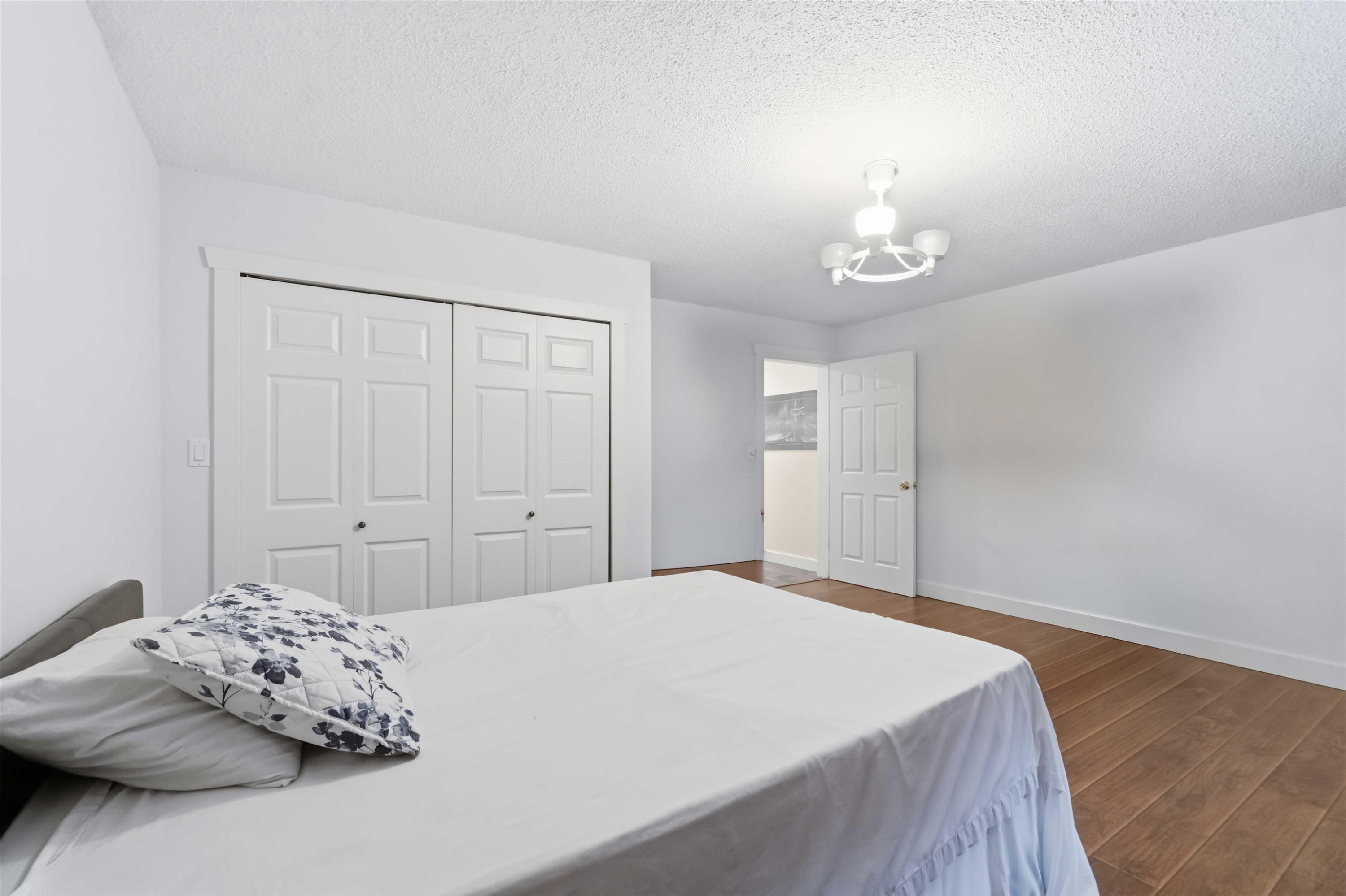 140 Eighth Avenue E, New Westminster, BC