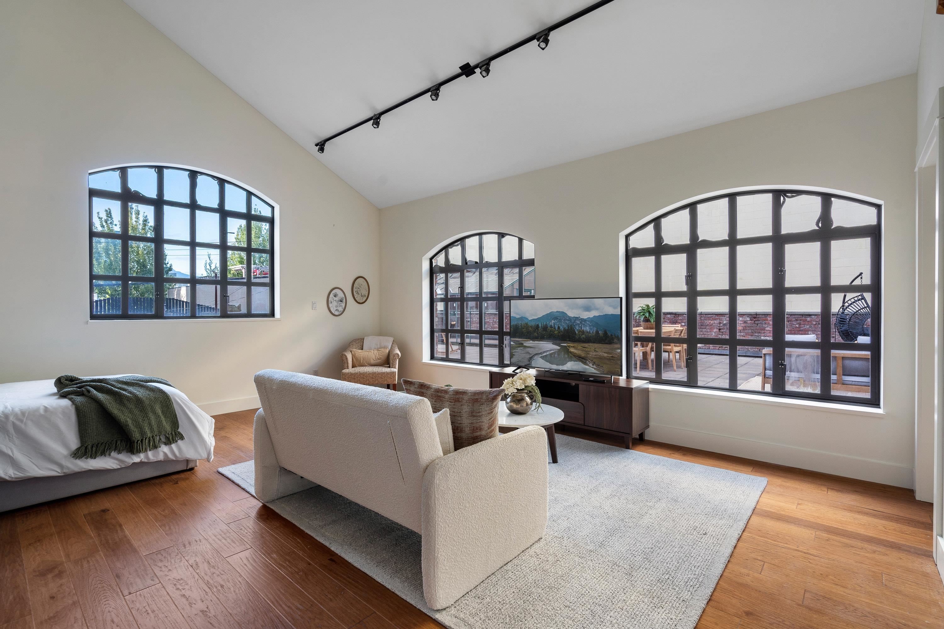 33 6Th Avenue E, Vancouver, BC