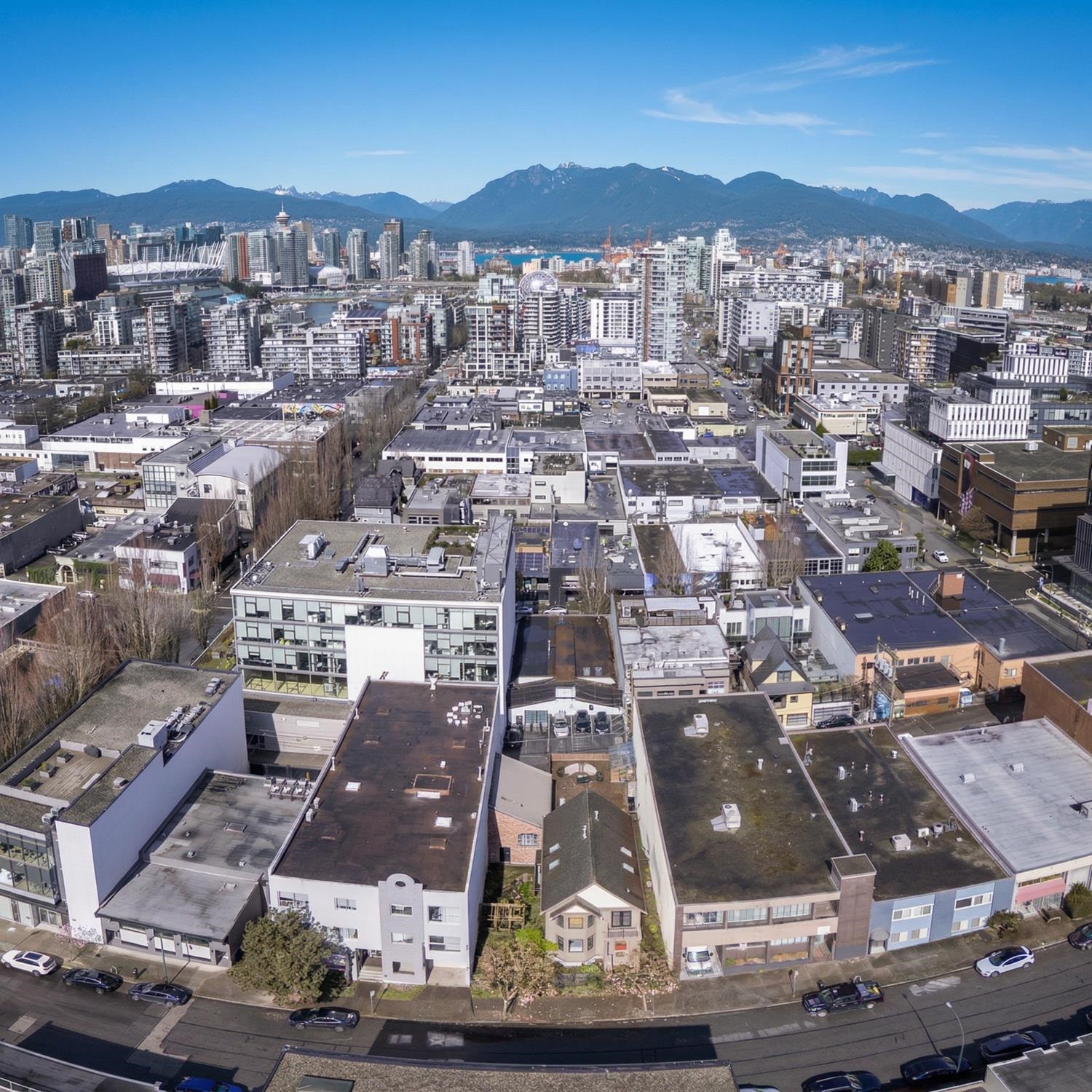 33 6Th Avenue E, Vancouver, BC