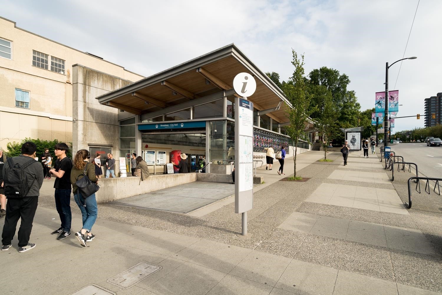 33 6Th Avenue E, Vancouver, BC