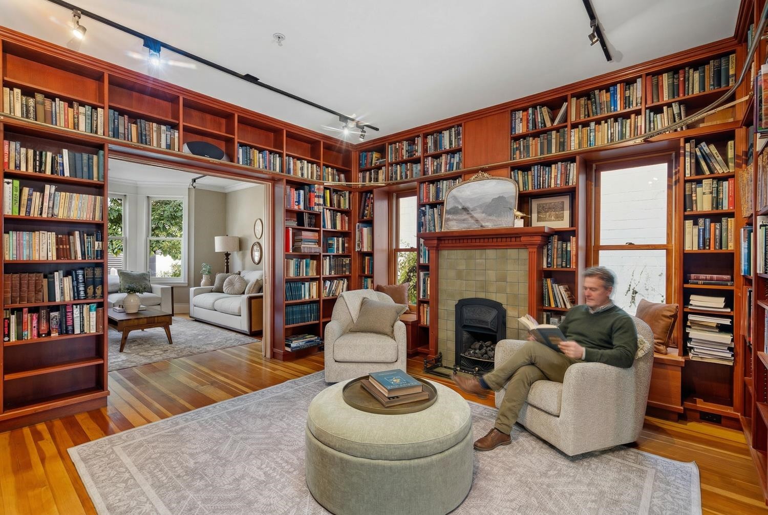 33 6Th Avenue E, Vancouver, BC