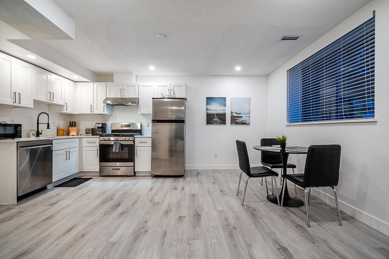 949 Lynwood Avenue, Port Coquitlam, BC