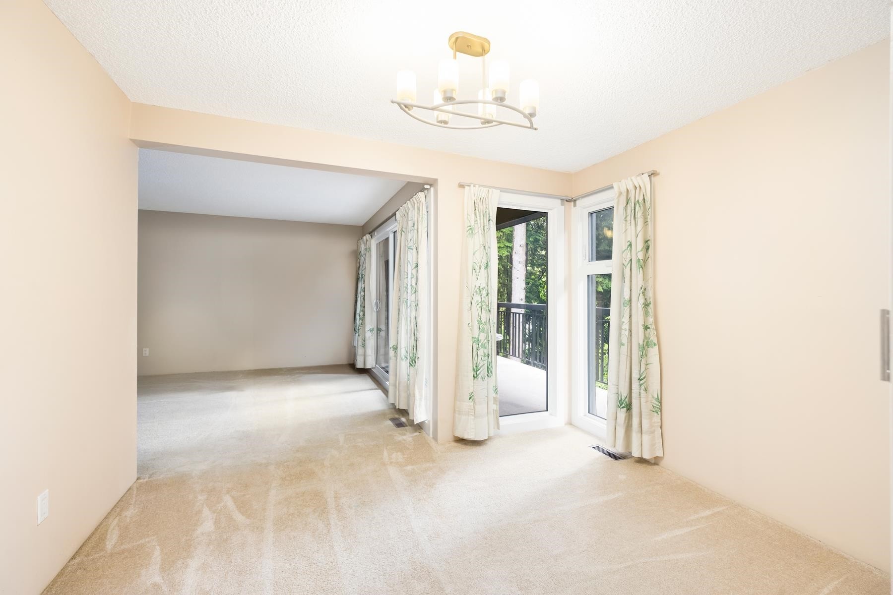 1135 Heritage Boulevard, North Vancouver, BC