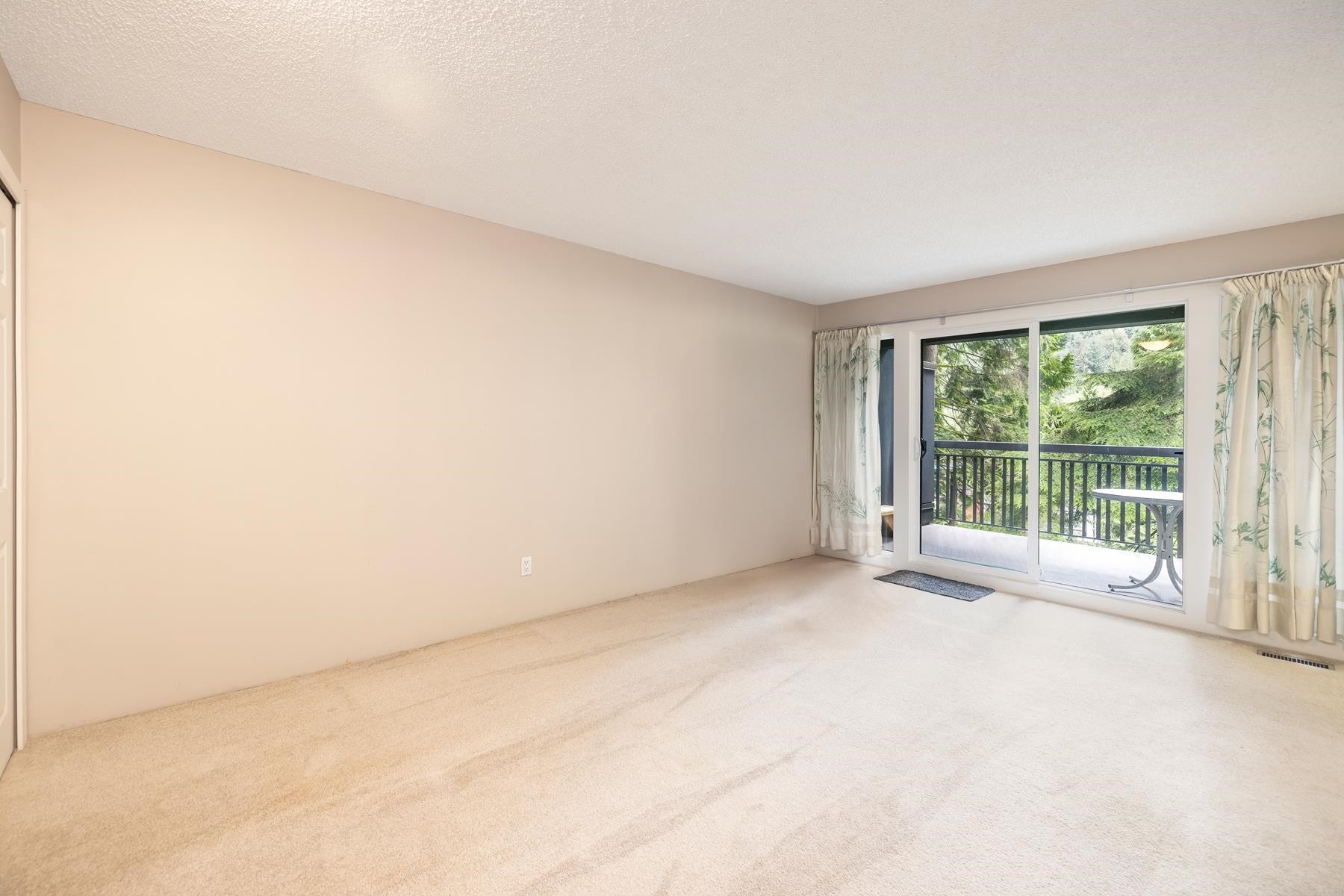 1135 Heritage Boulevard, North Vancouver, BC