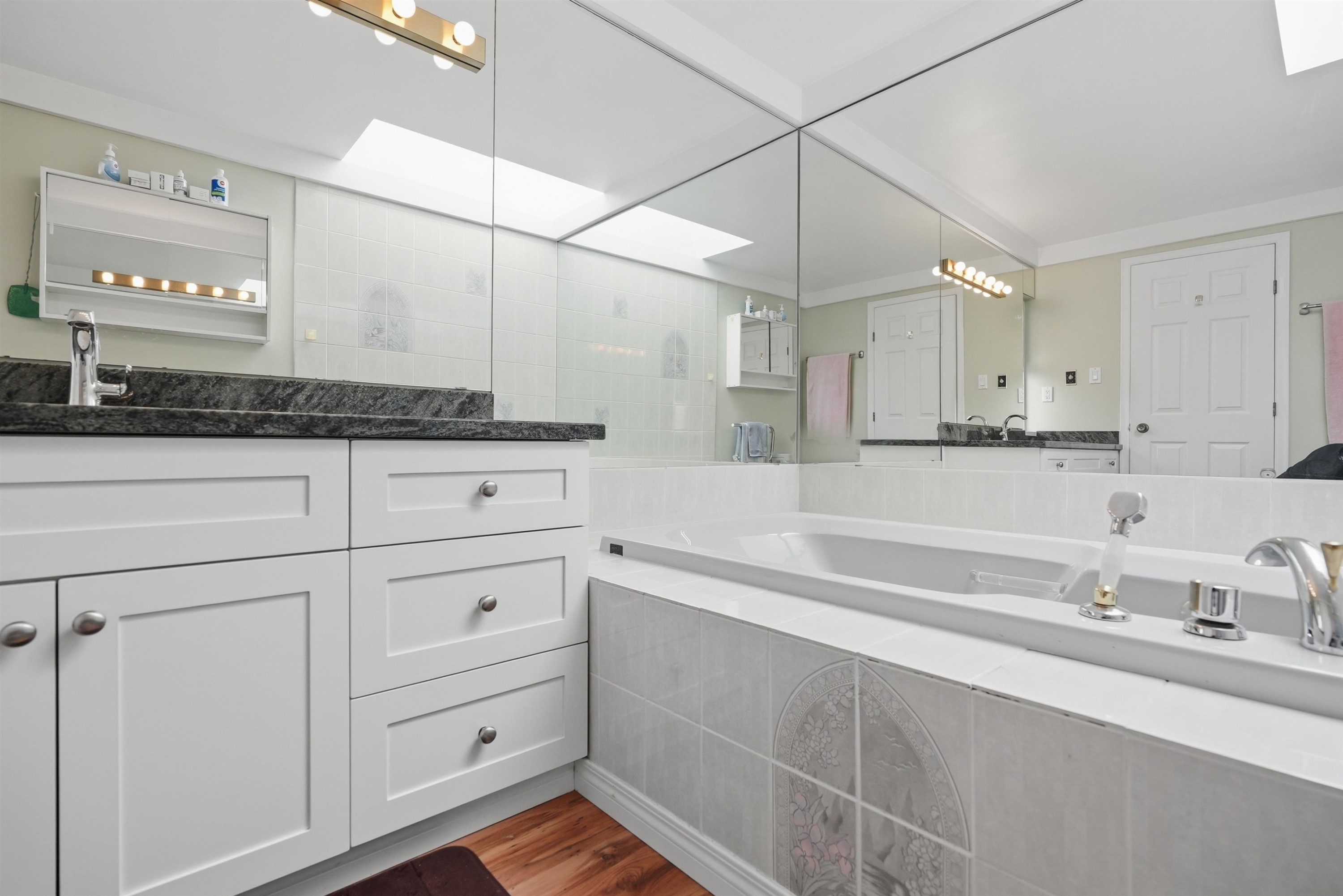 5760 Wagtail Avenue, Richmond, BC