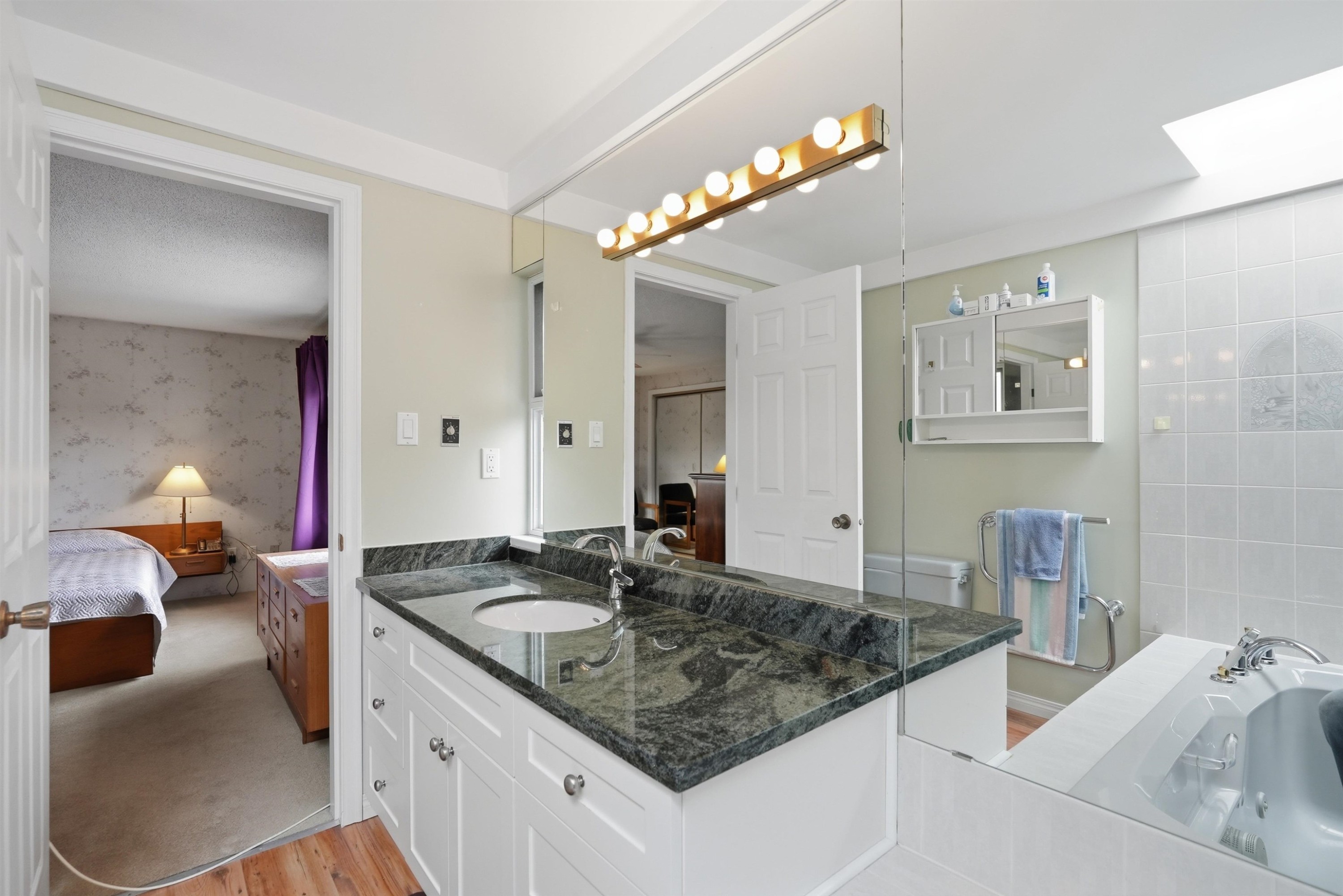 5760 Wagtail Avenue, Richmond, BC