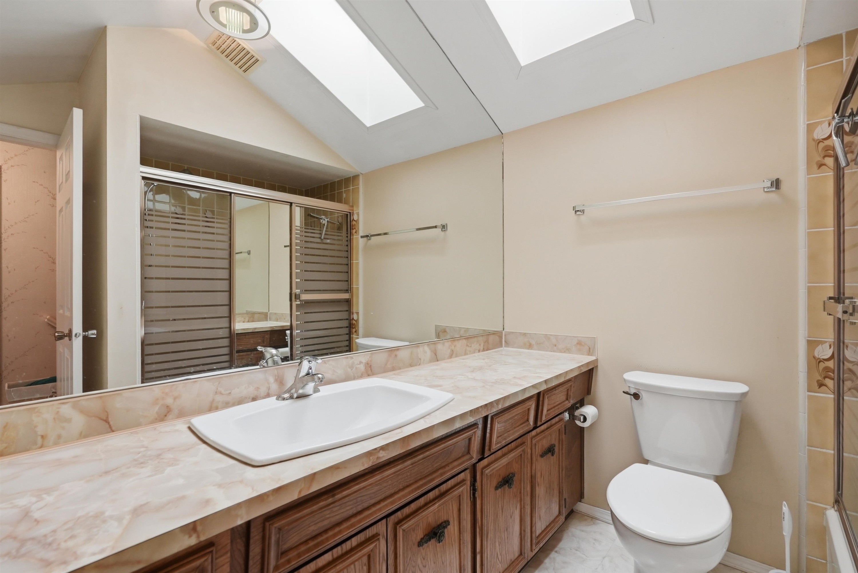 5760 Wagtail Avenue, Richmond, BC