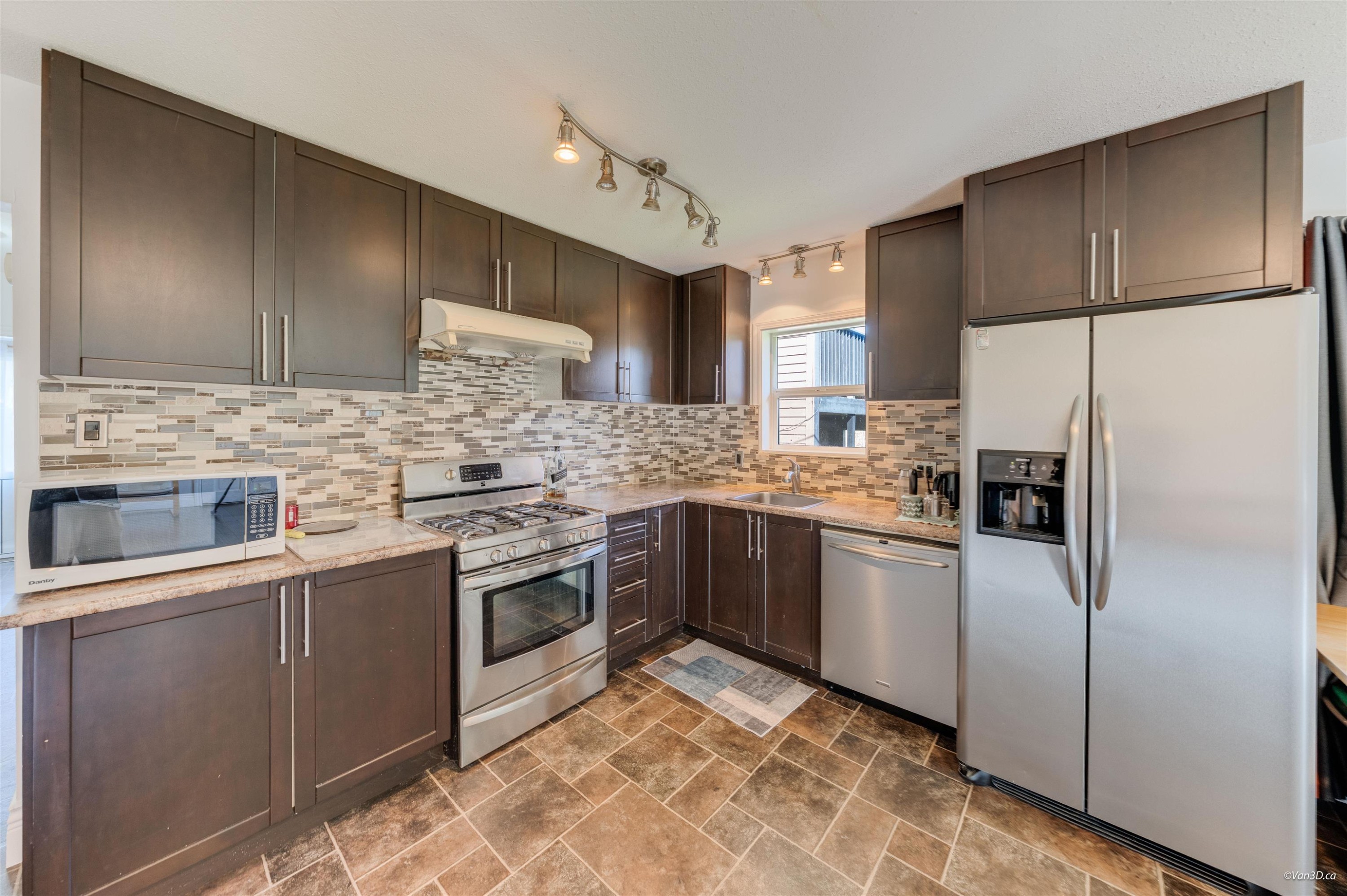 24483 Dewdney Trunk Road, Maple Ridge, BC