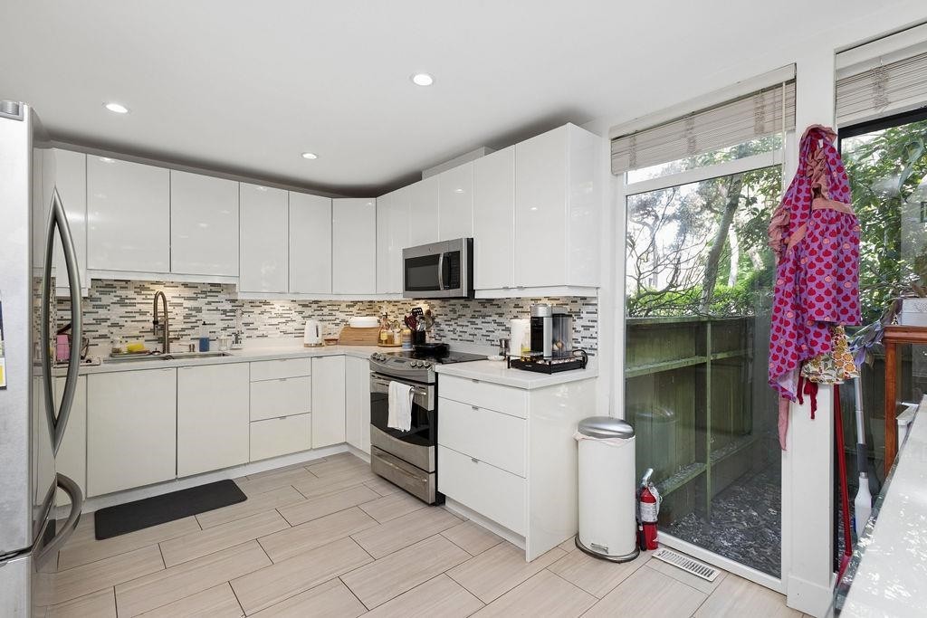 4430 Yew Street, Vancouver, BC