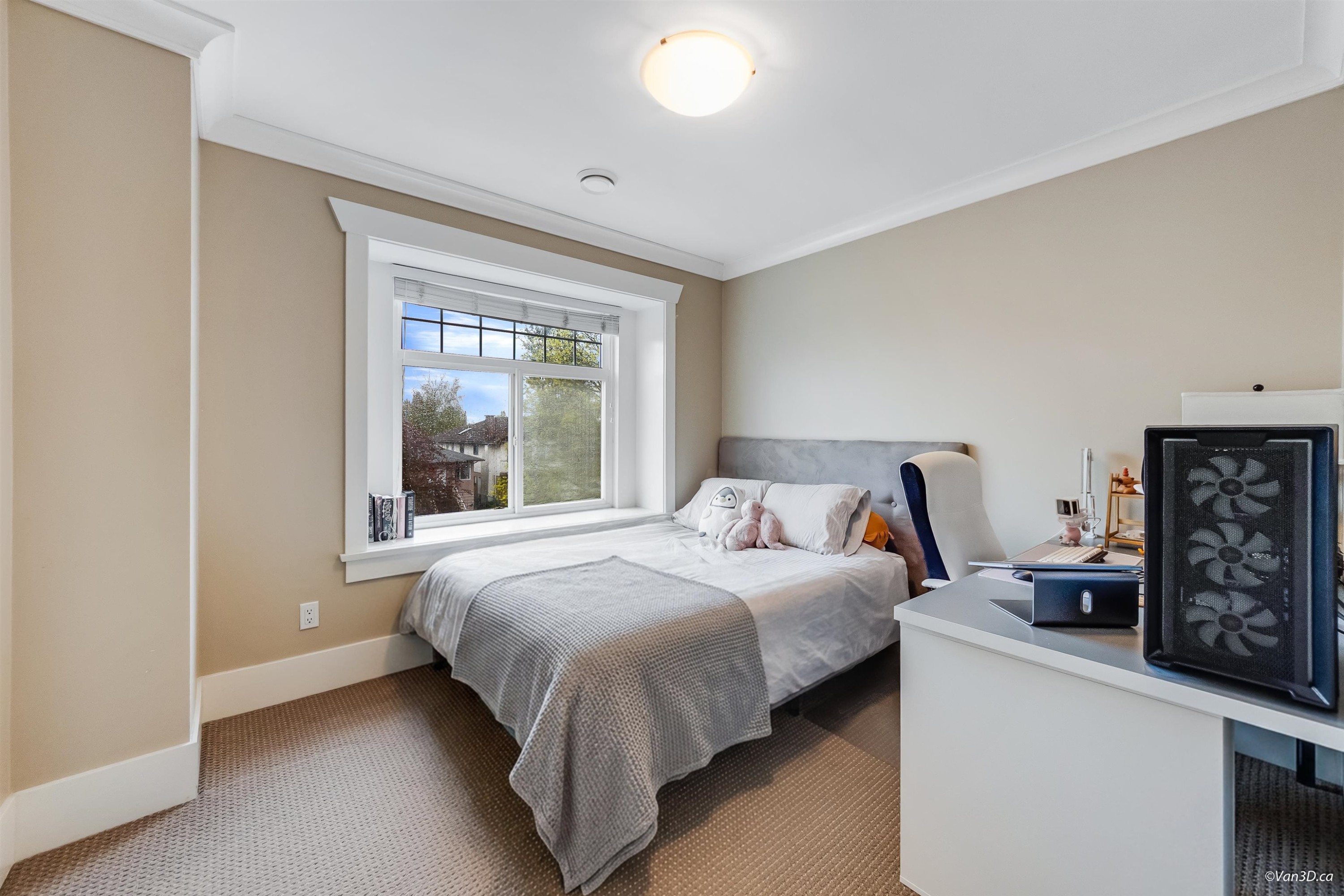 2457 3Rd Avenue E, Vancouver, BC