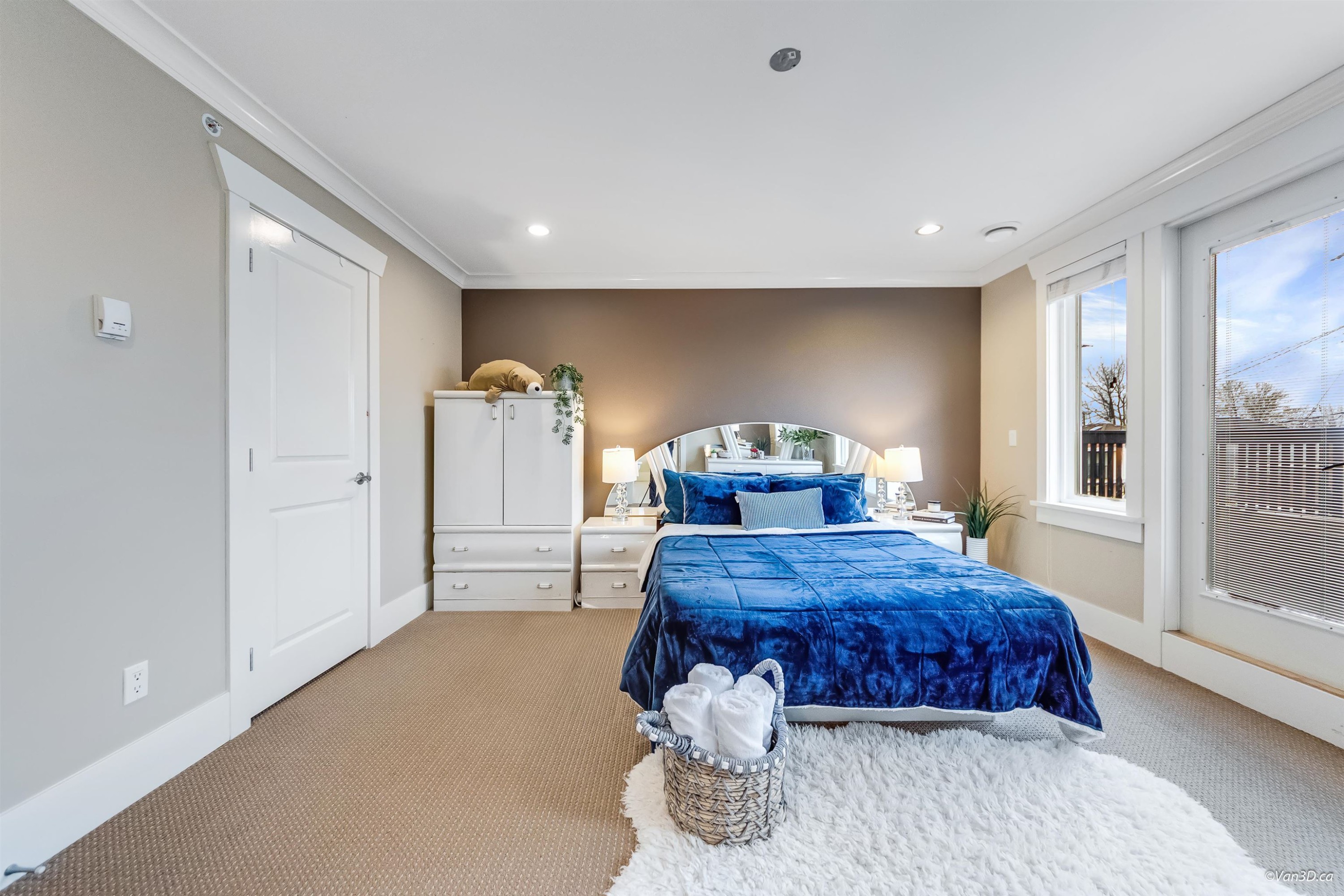 2457 3Rd Avenue E, Vancouver, BC