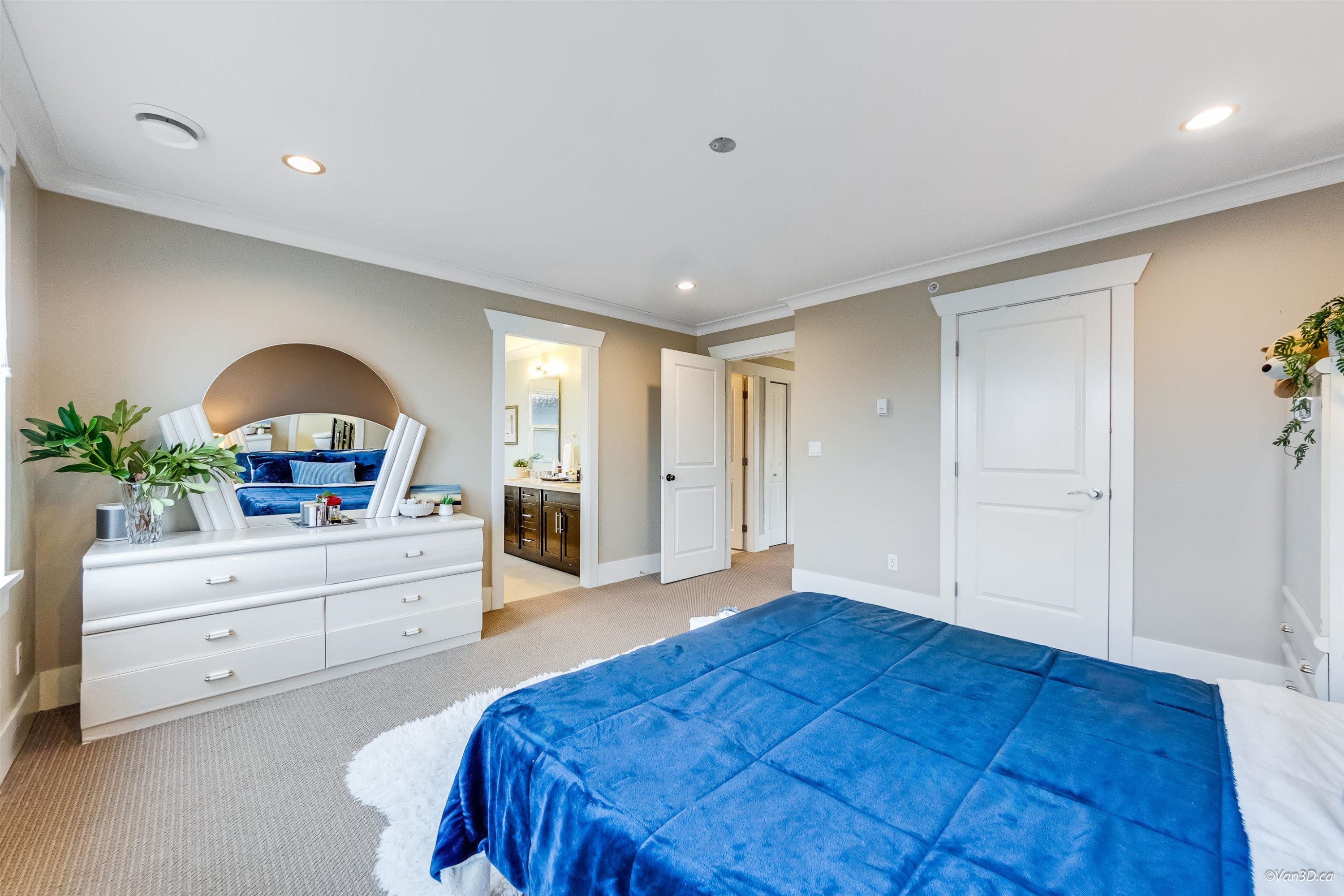 2457 3Rd Avenue E, Vancouver, BC