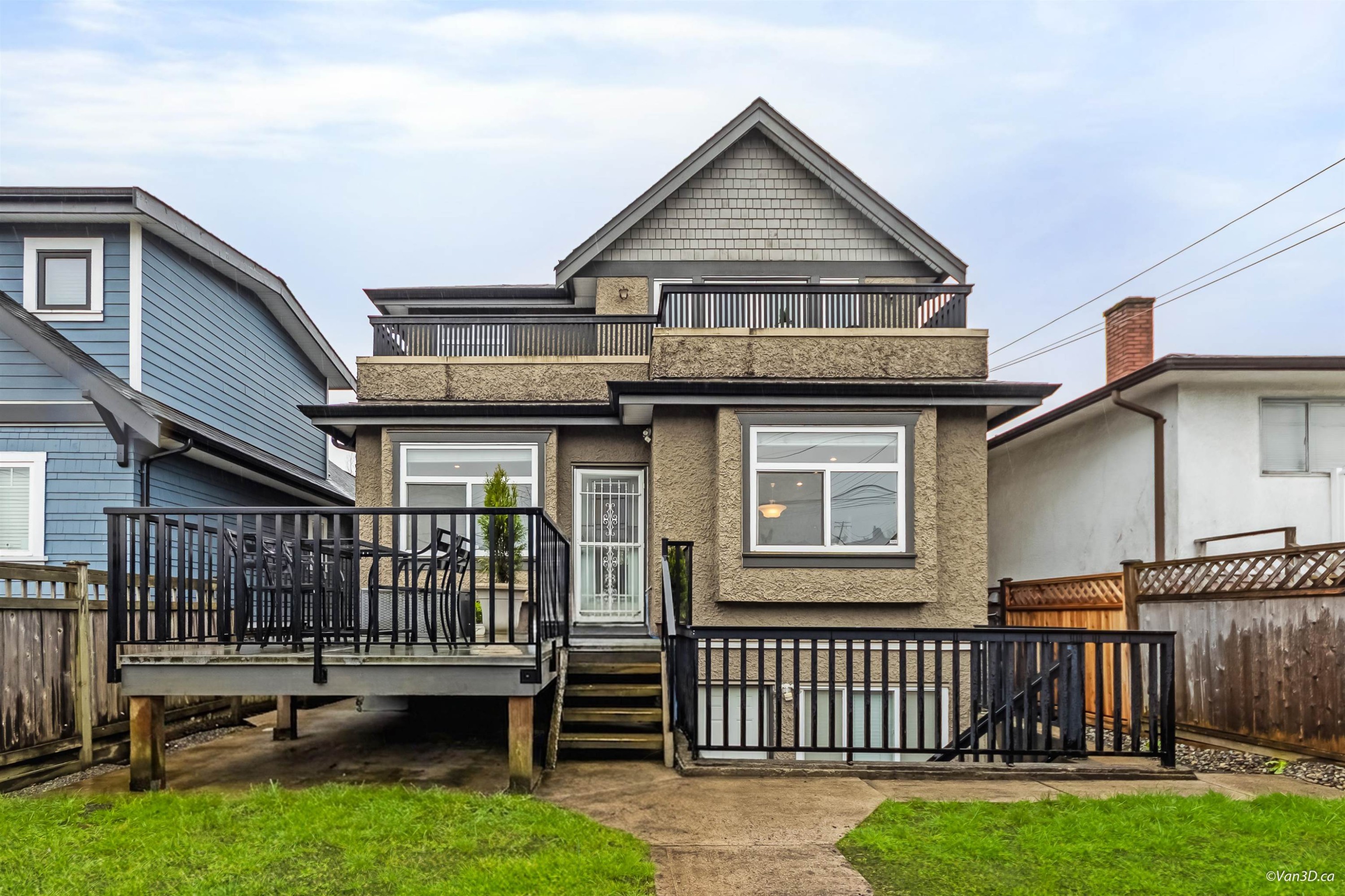 2457 3Rd Avenue E, Vancouver, BC