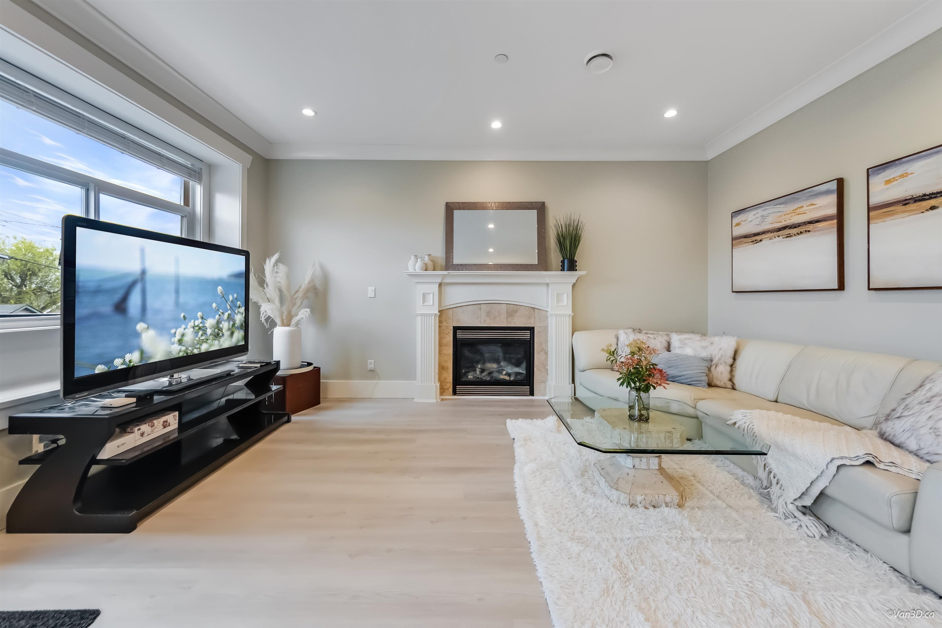 2457 3Rd Avenue E, Vancouver, BC