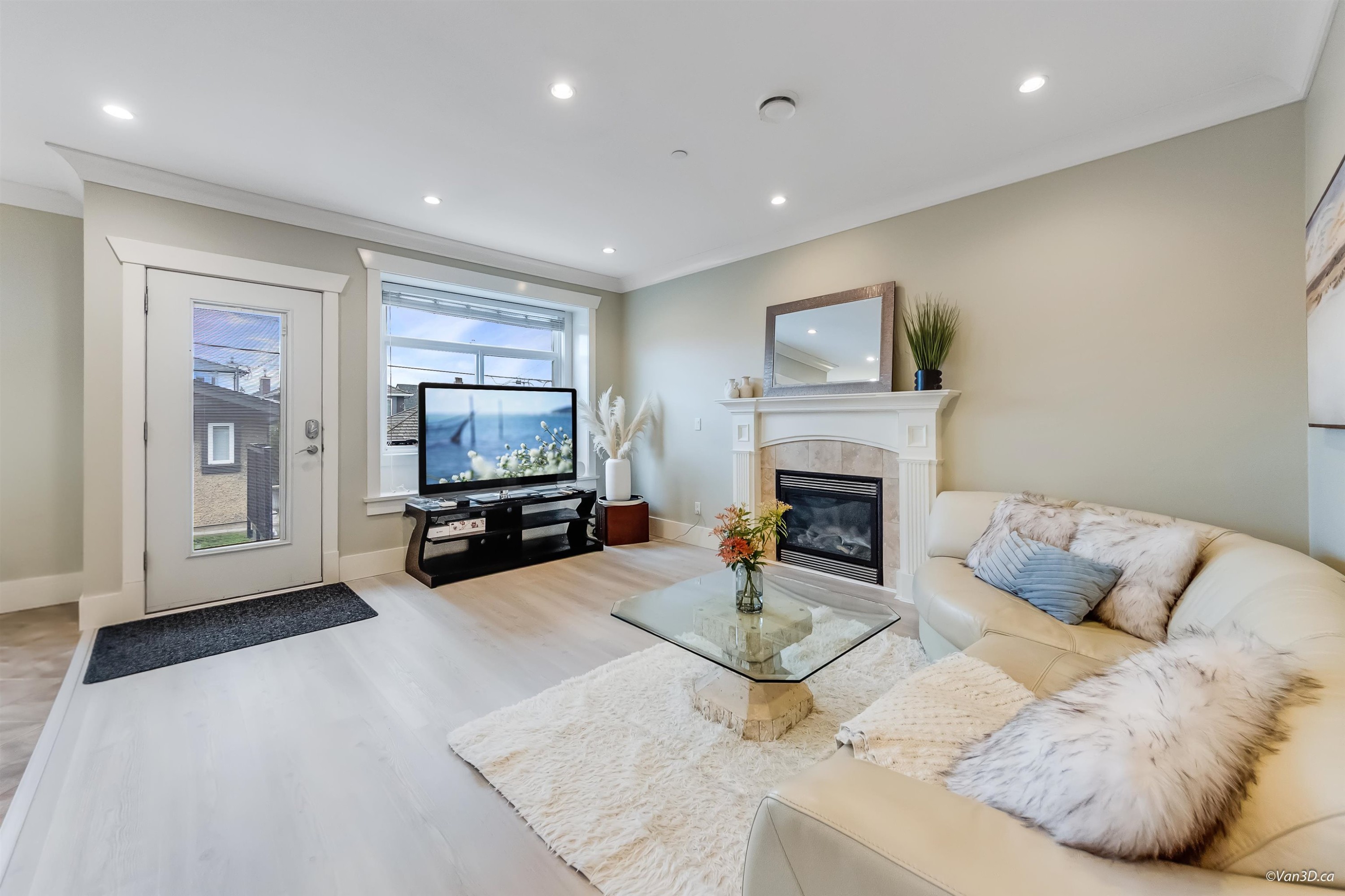 2457 3Rd Avenue E, Vancouver, BC