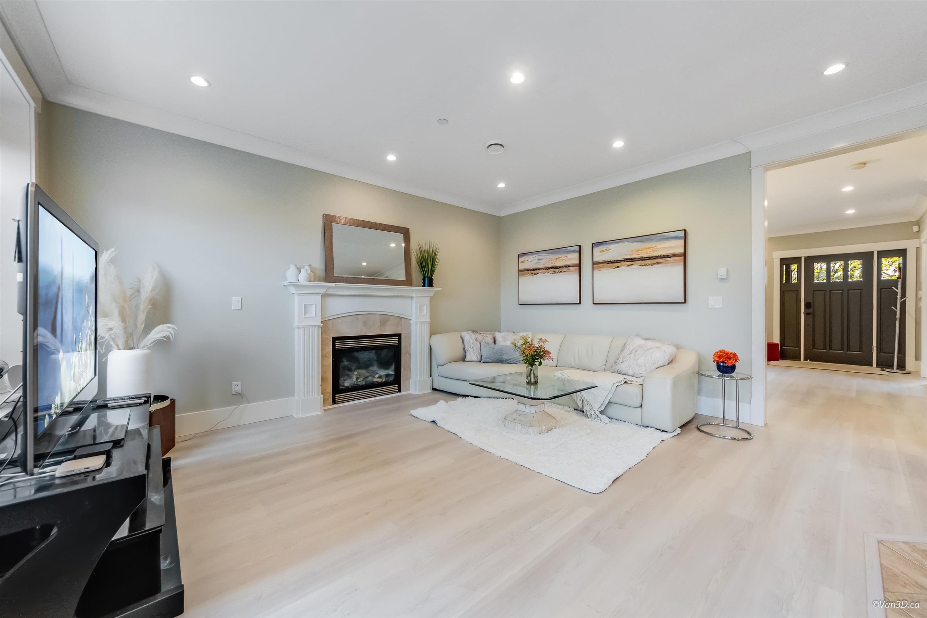 2457 3Rd Avenue E, Vancouver, BC